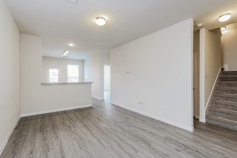 6223 Brenwood Circle Property Photo 4