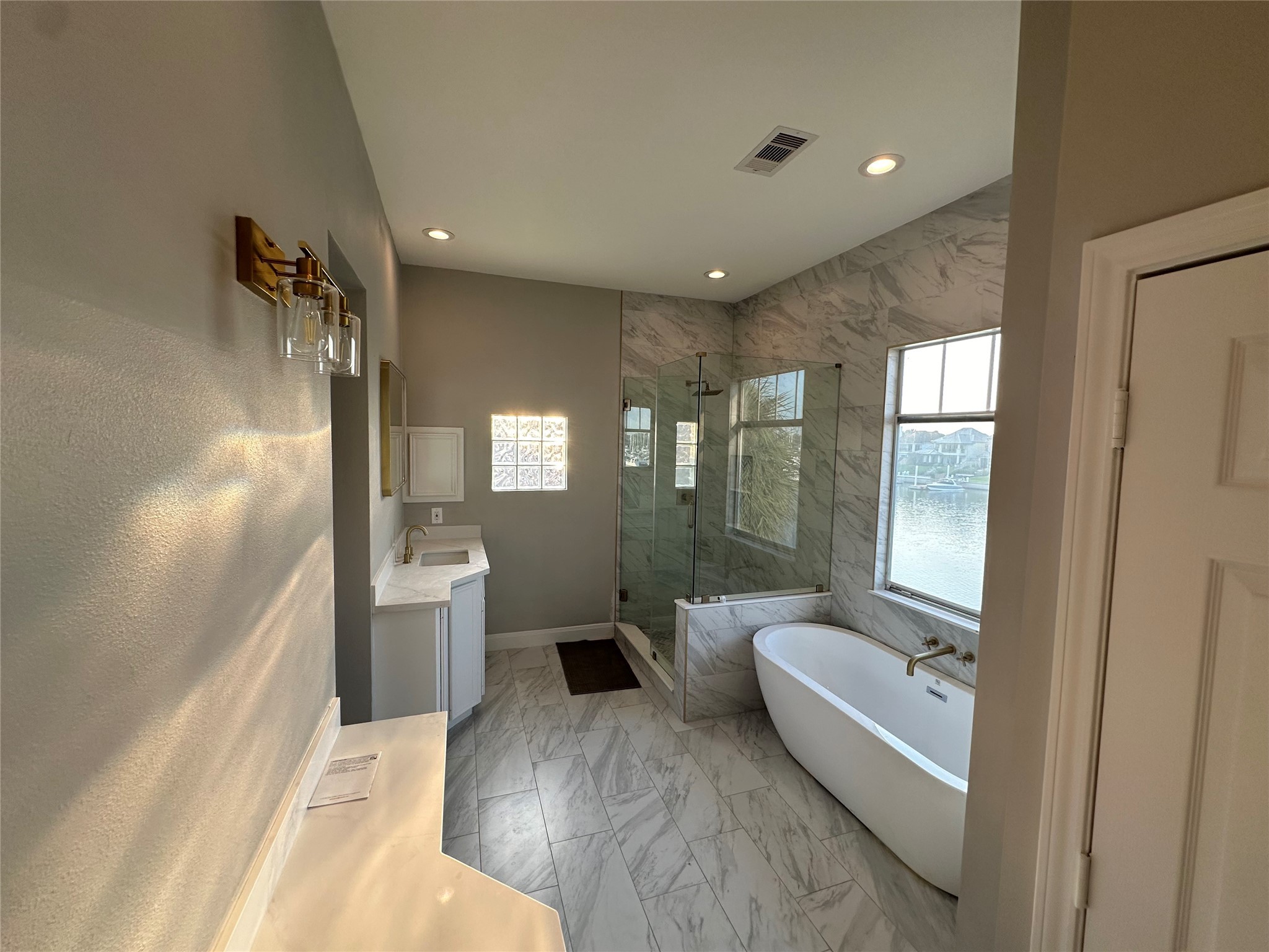 523 Southport Lane Property Photo 7