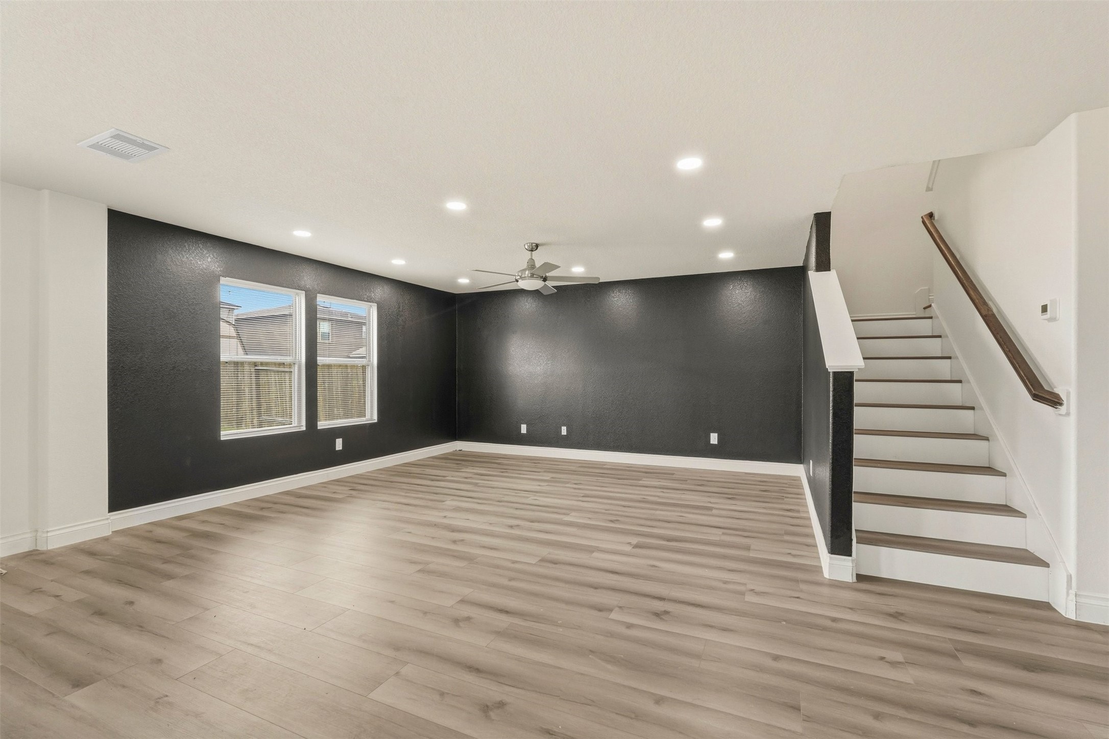 6810 Cortenridge Lane Property Photo 8