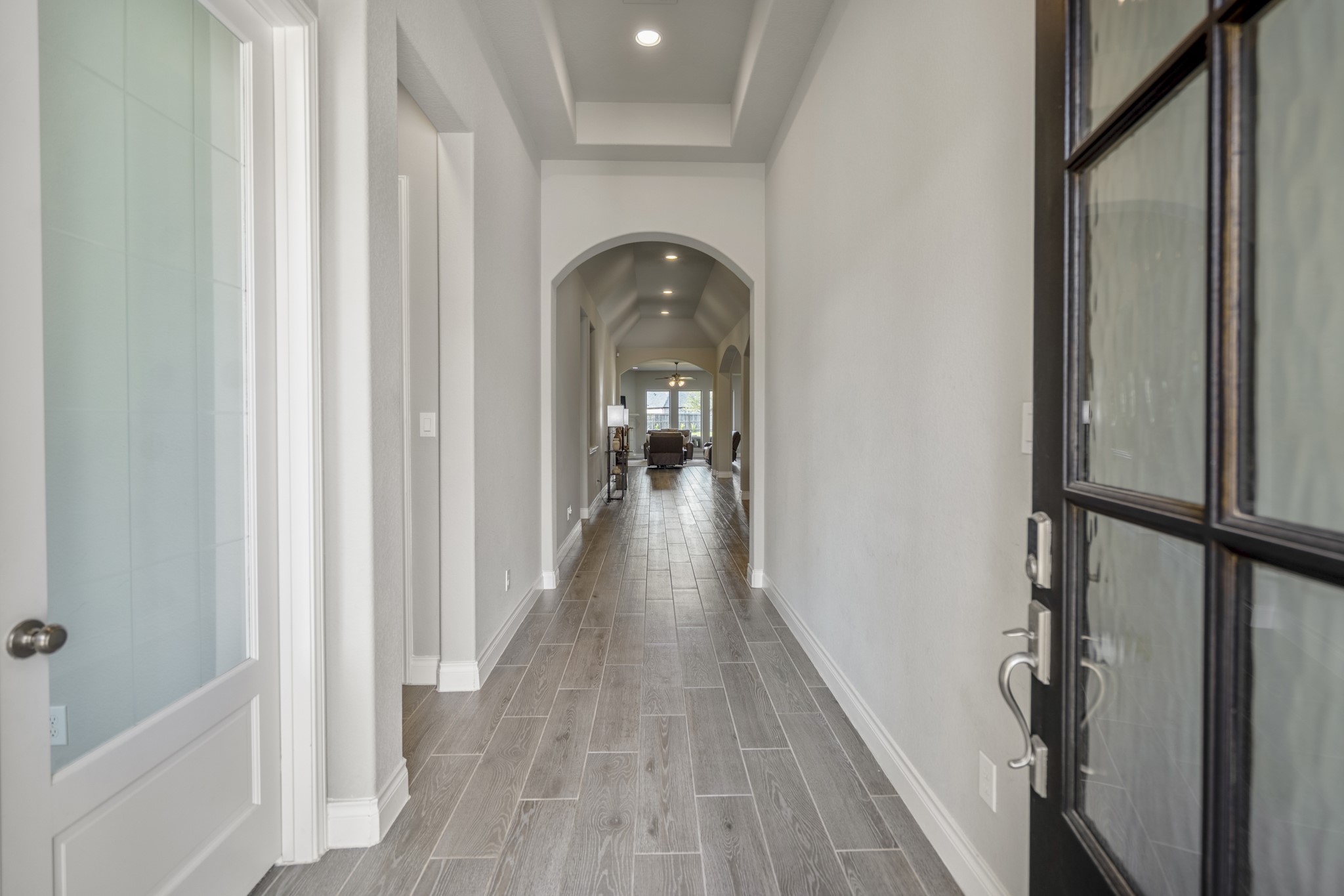 6914 Red Oak Drive Property Photo 4