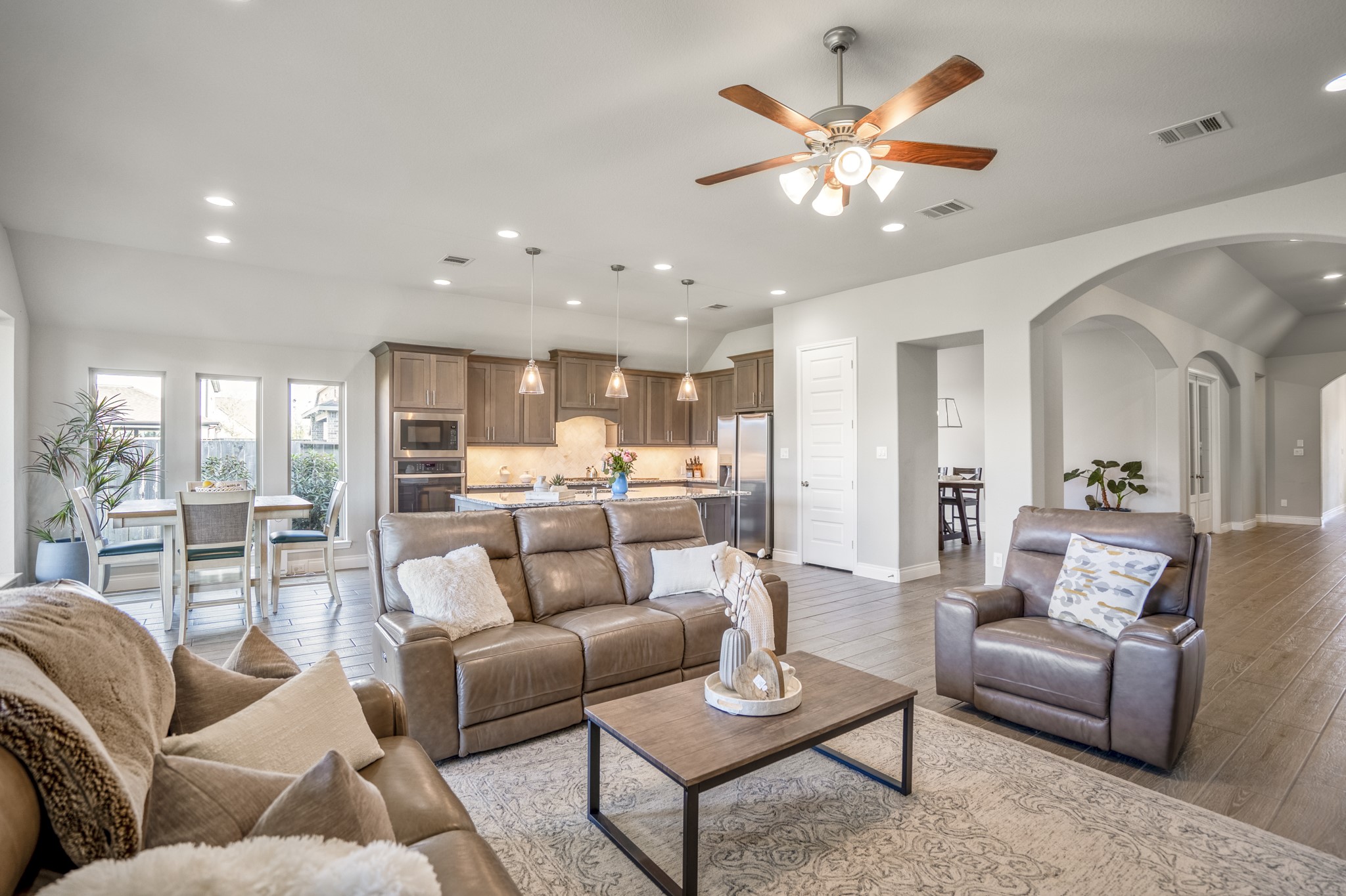 6914 Red Oak Drive Property Photo 10