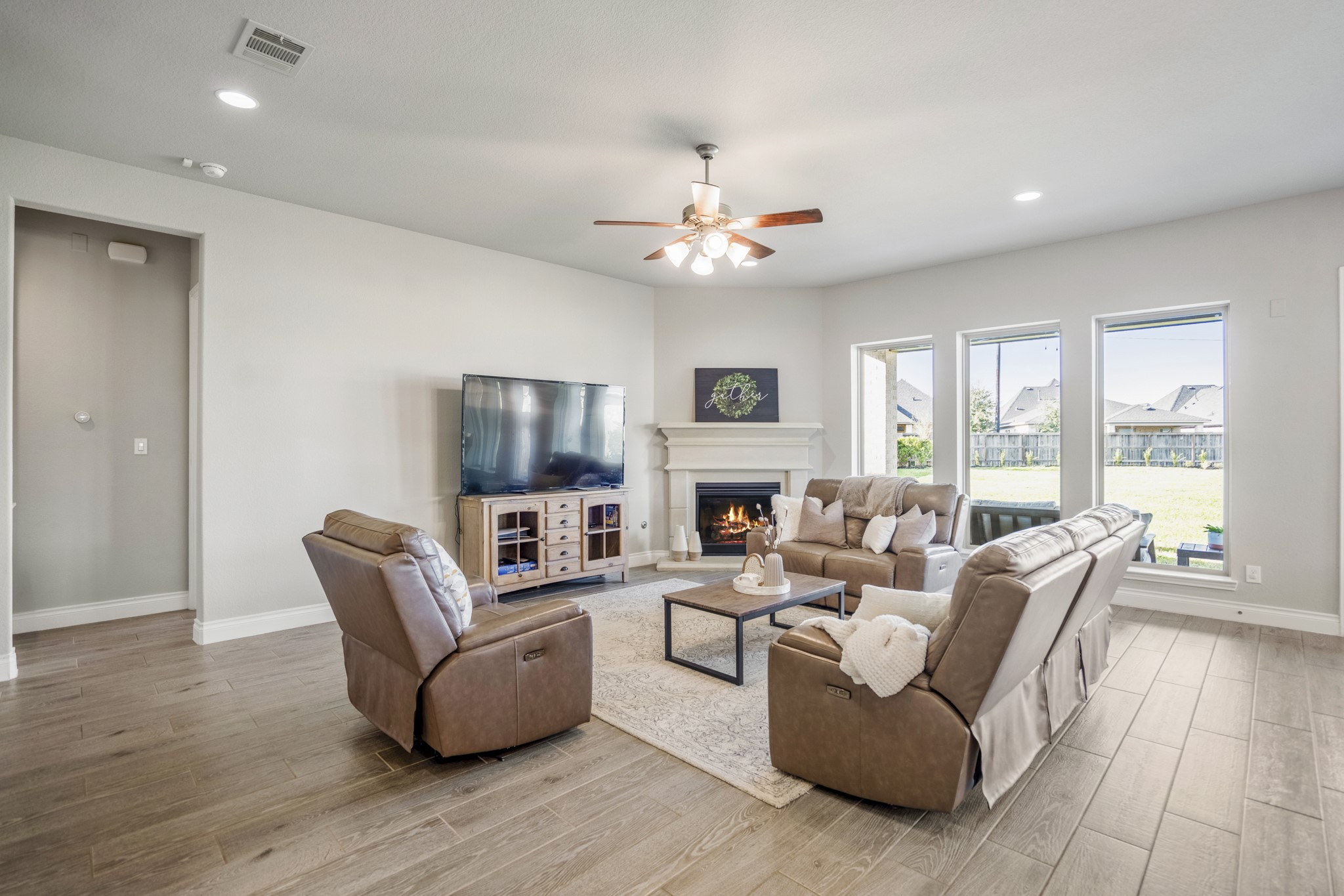 6914 Red Oak Drive Property Photo 11