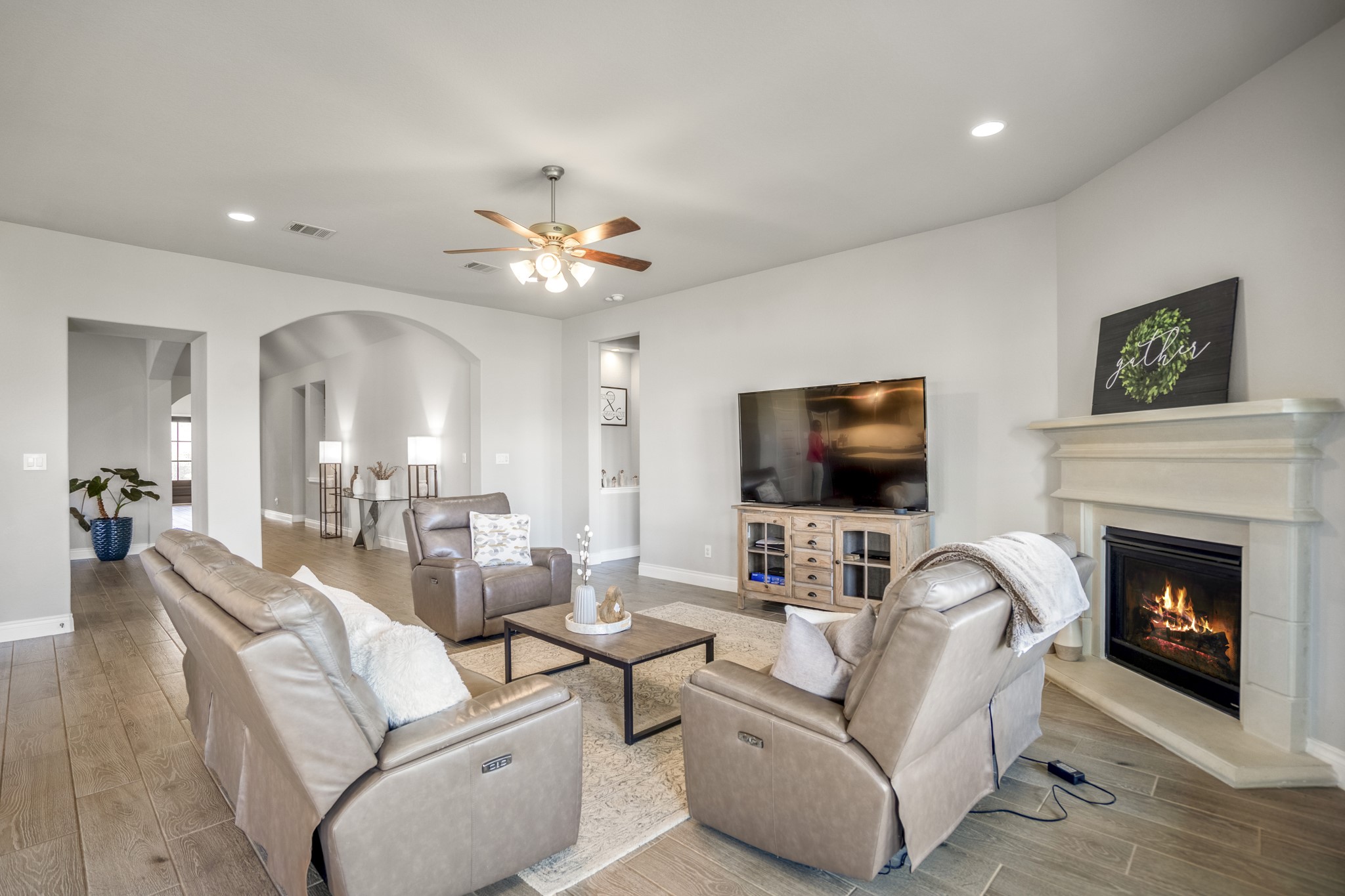 6914 Red Oak Drive Property Photo 12