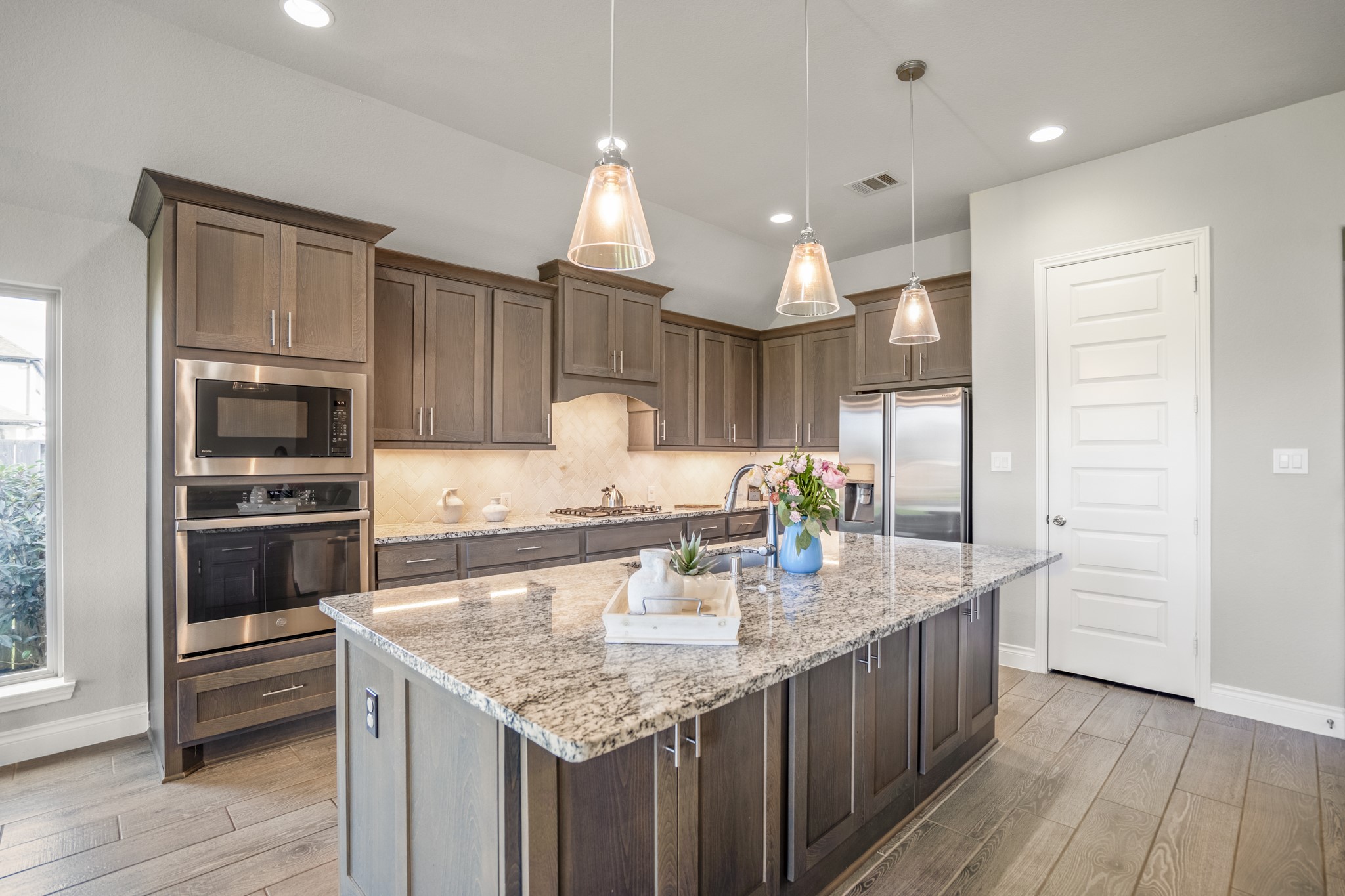 6914 Red Oak Drive Property Photo 14