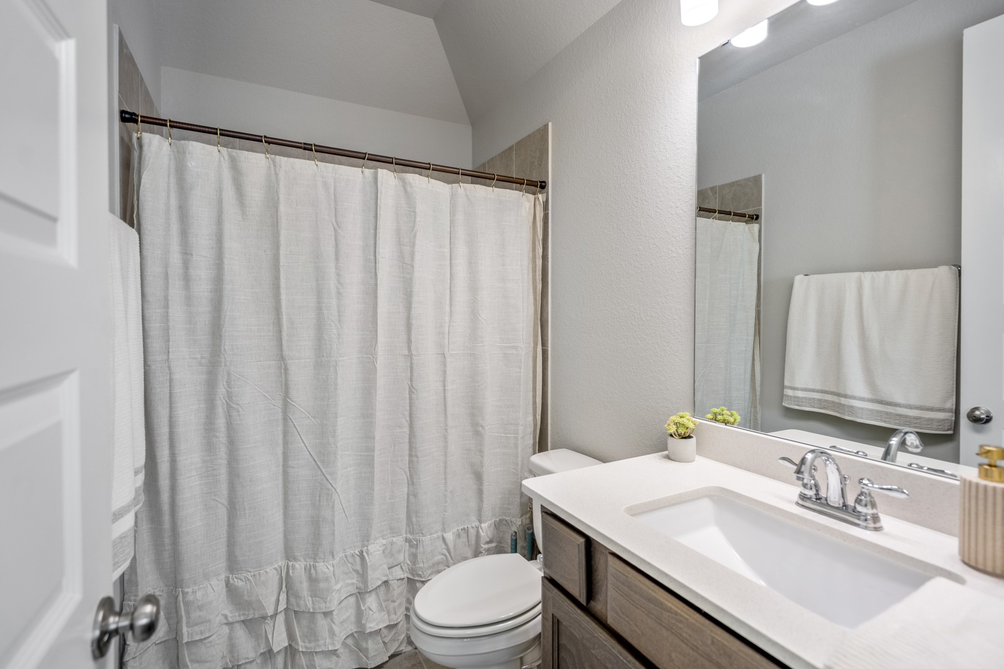 6914 Red Oak Drive Property Photo 25