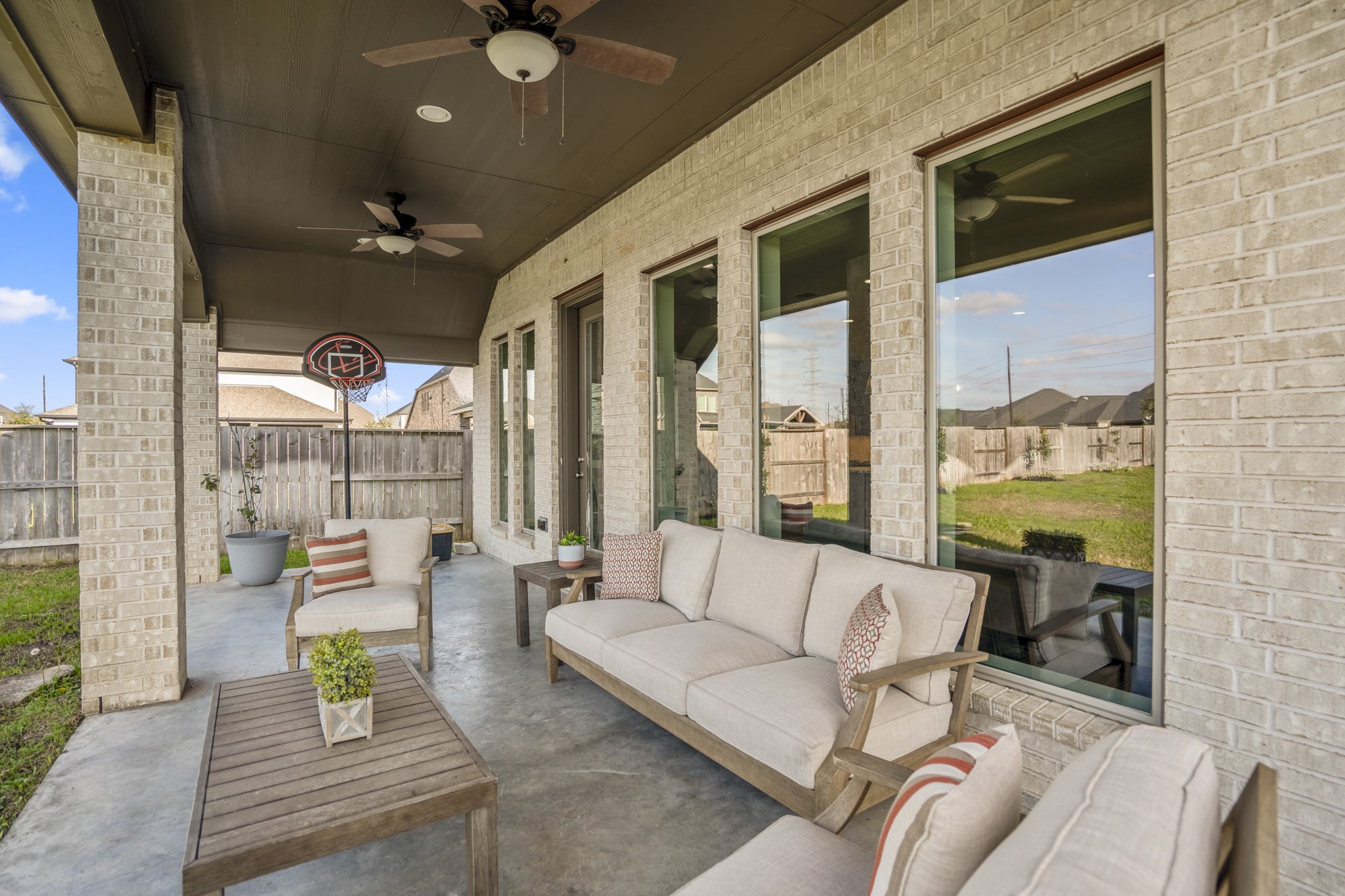 6914 Red Oak Drive Property Photo 32