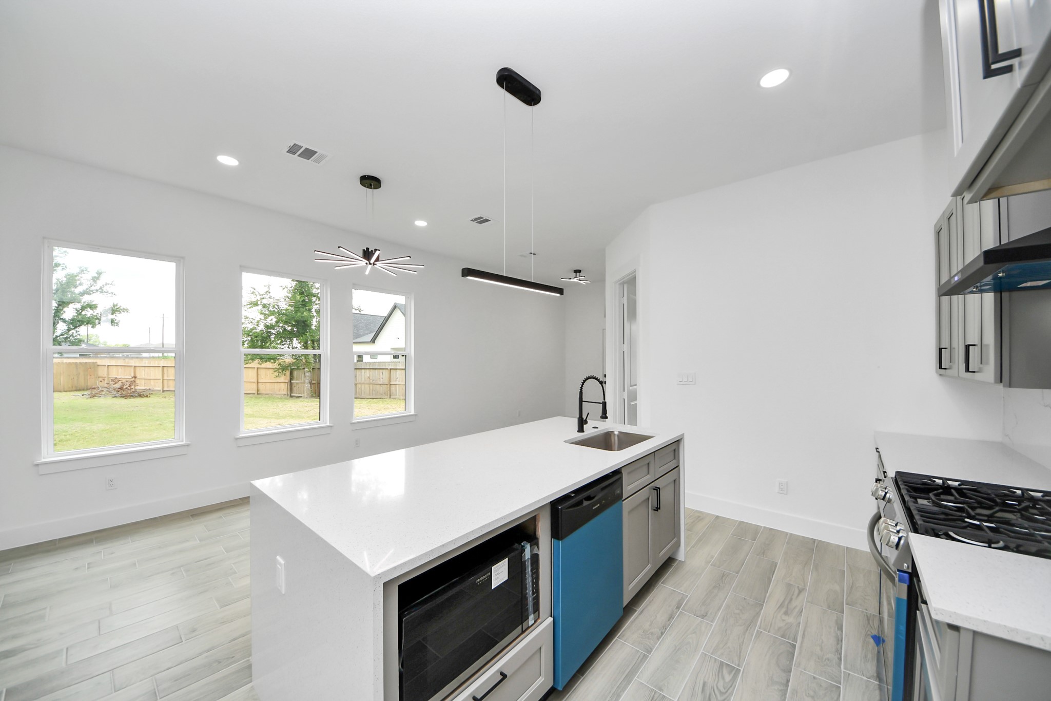 1904 Bell Street Property Photo 11
