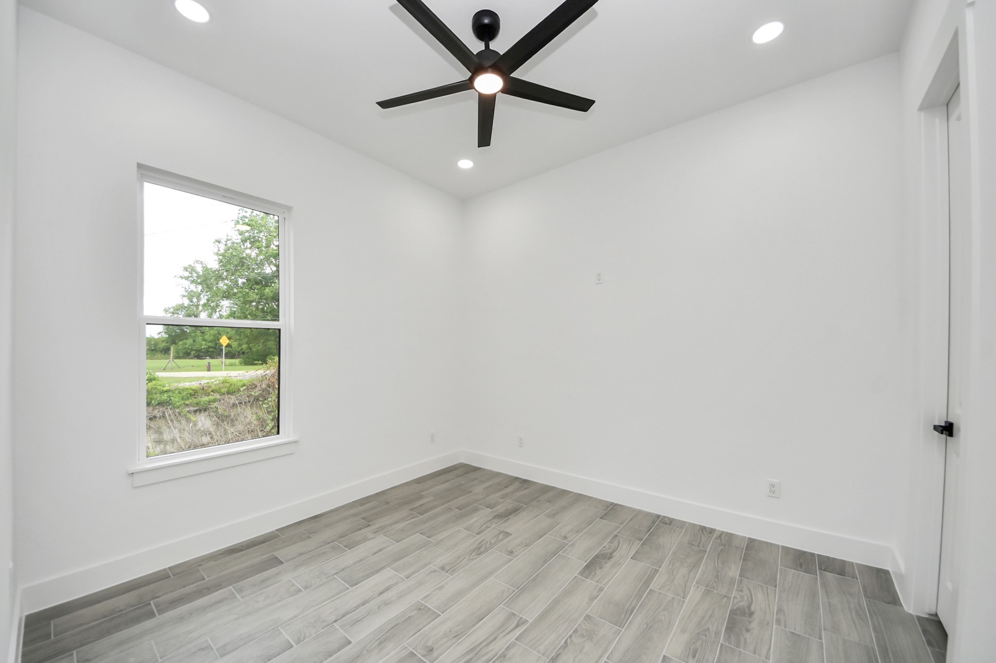 1904 Bell Street Property Photo 22