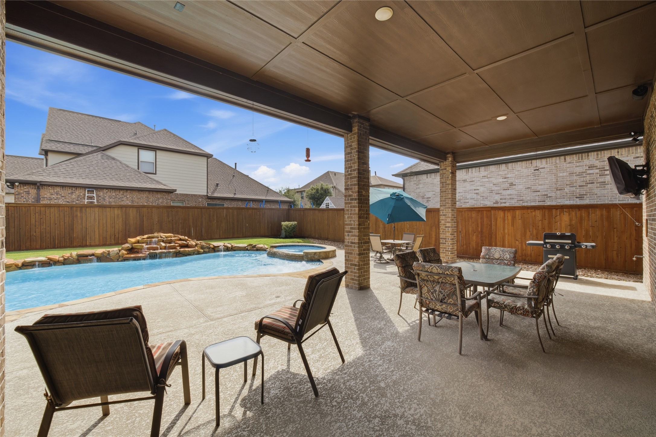 19526 Rockview Ledge Lane Property Photo 32