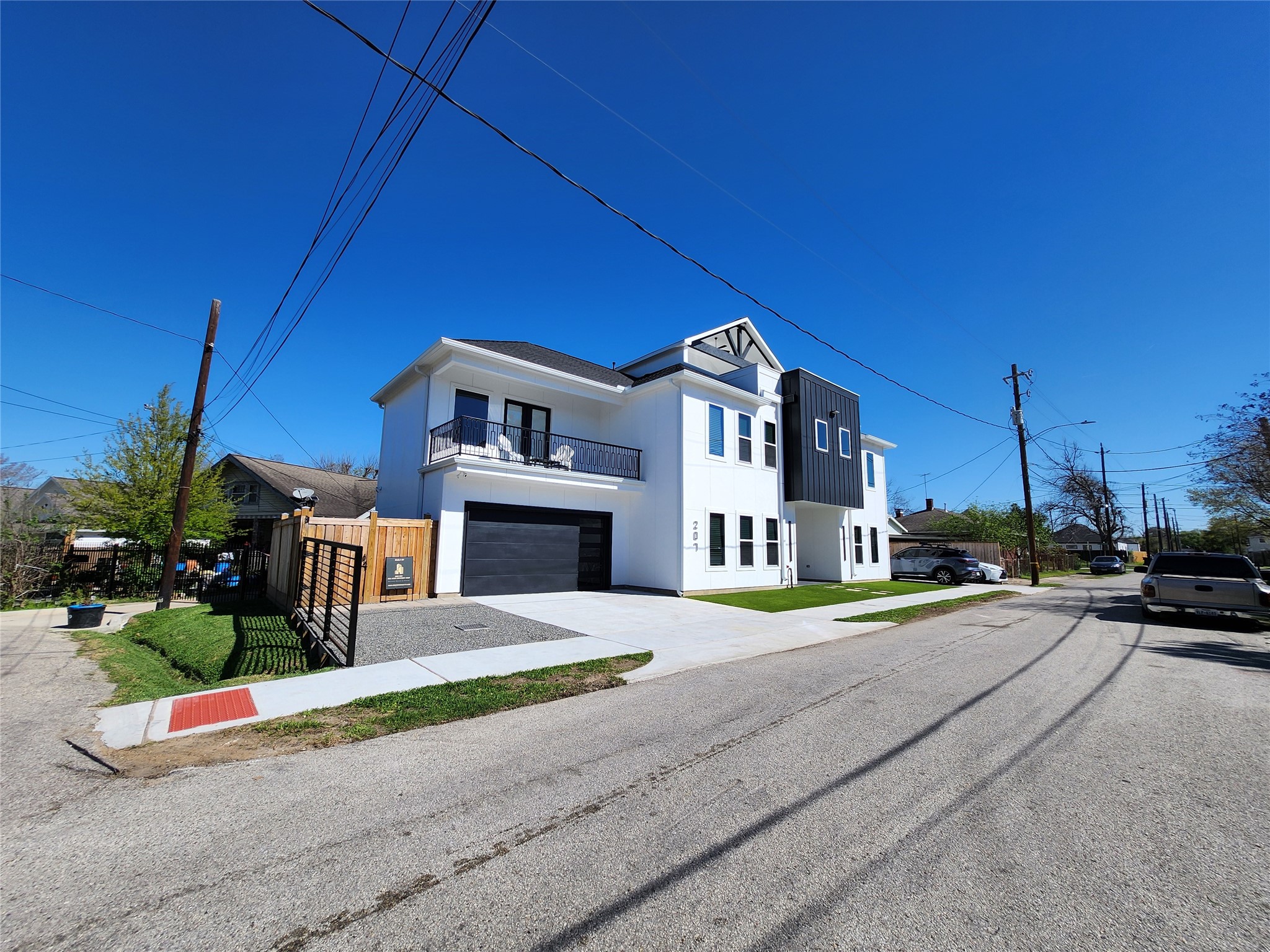 207 Carl Street Property Photo 1