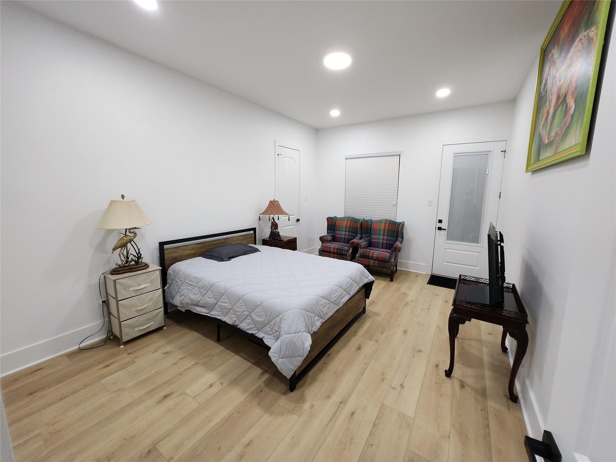 207 Carl Street Property Photo 5