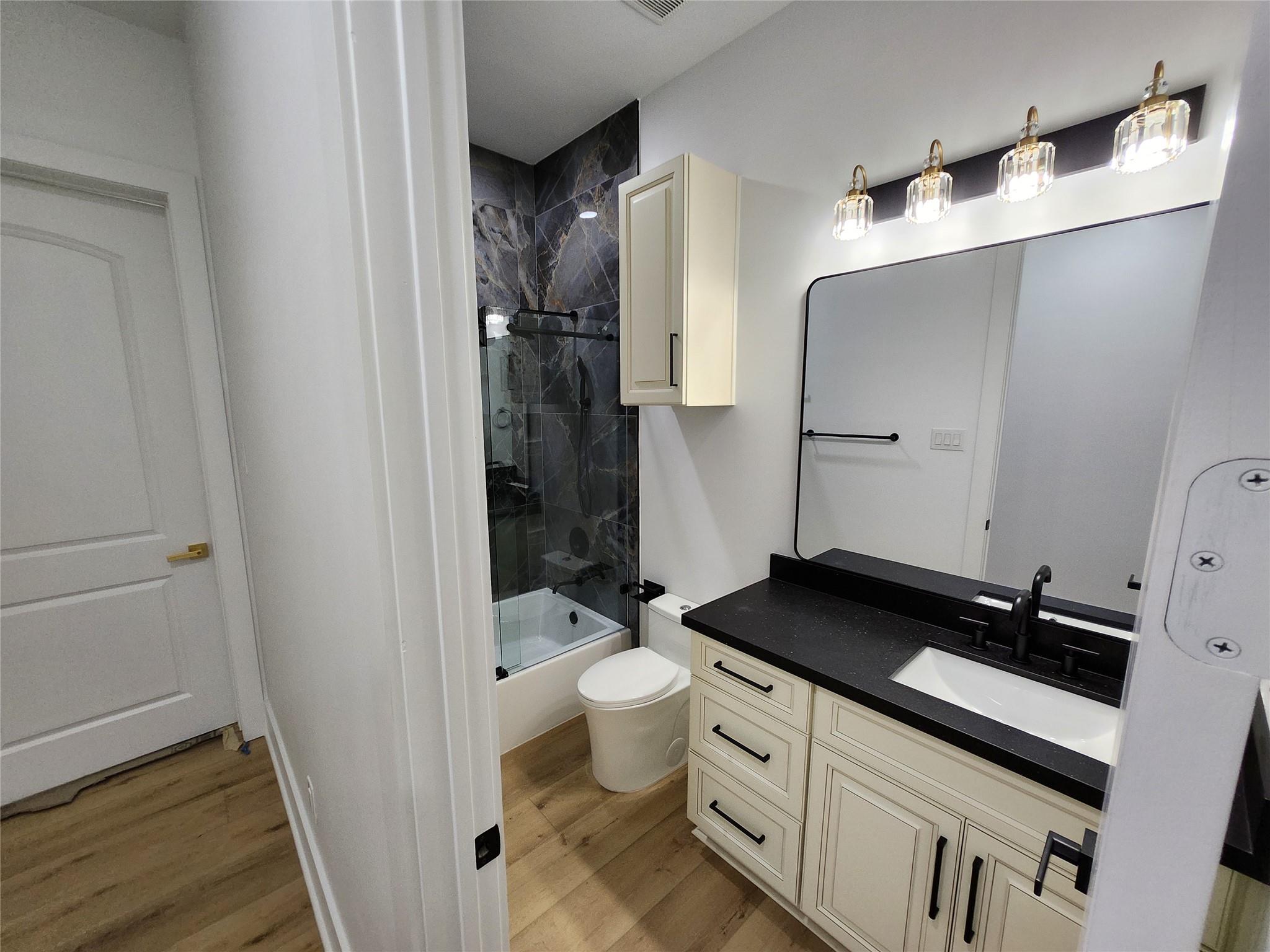 207 Carl Street Property Photo 7