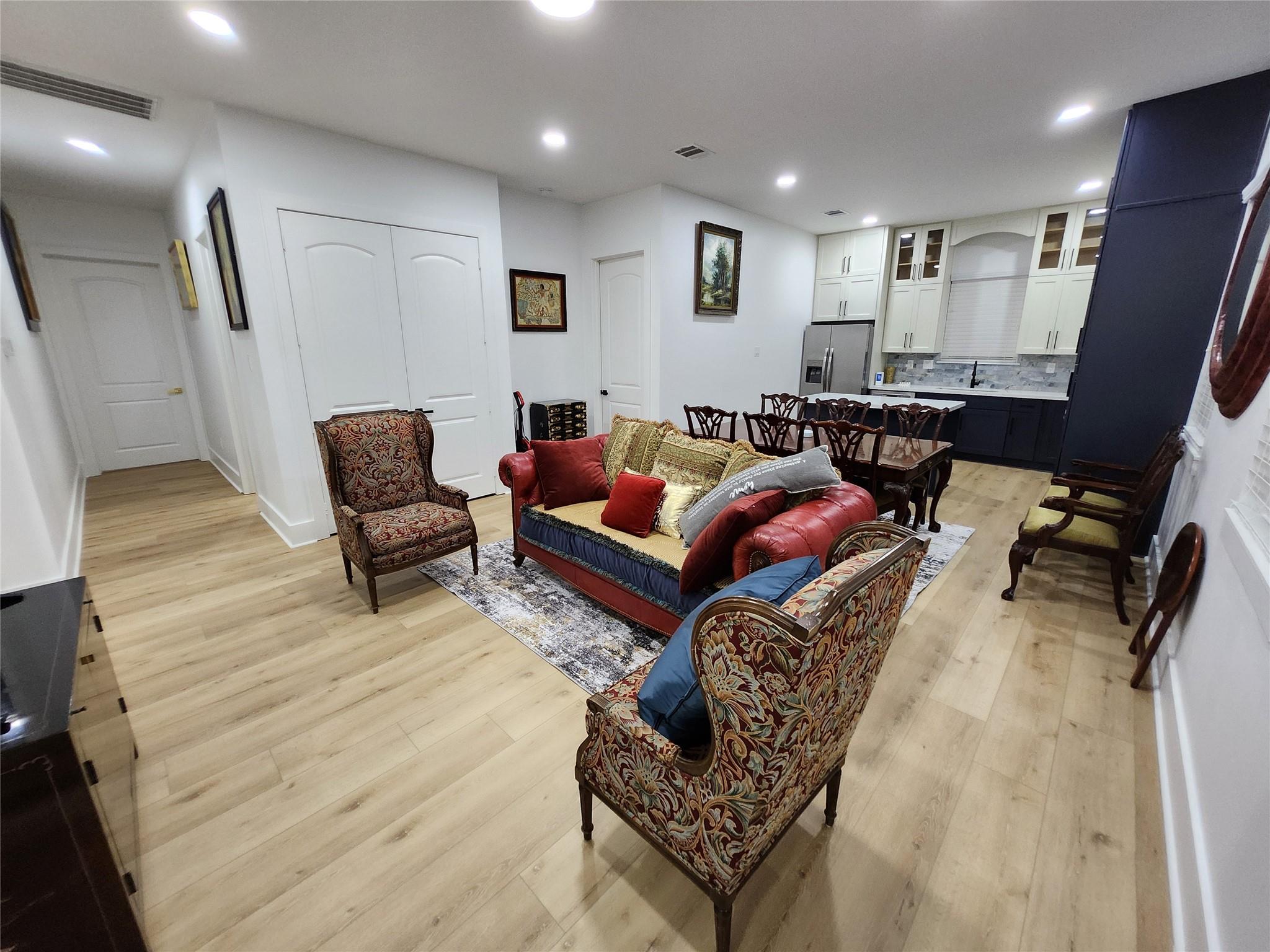 207 Carl Street Property Photo 13