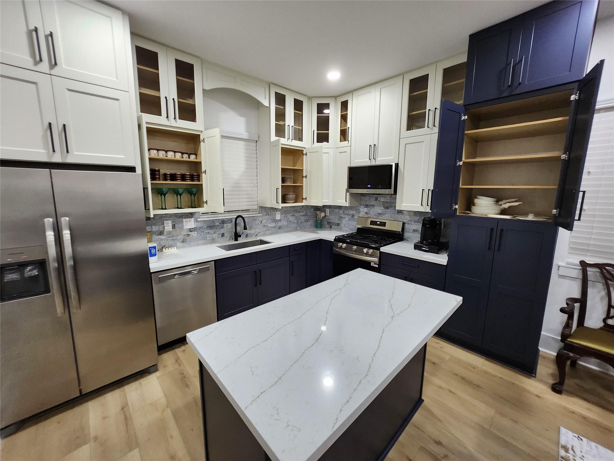 207 Carl Street Property Photo 16