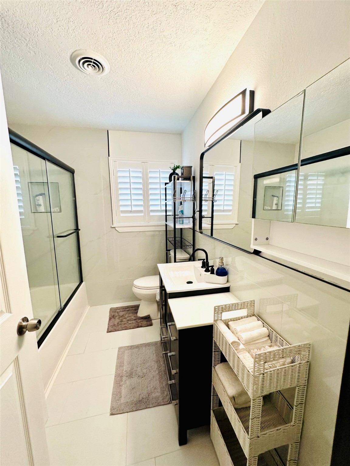 1426 Harbor View Drive Property Photo 8