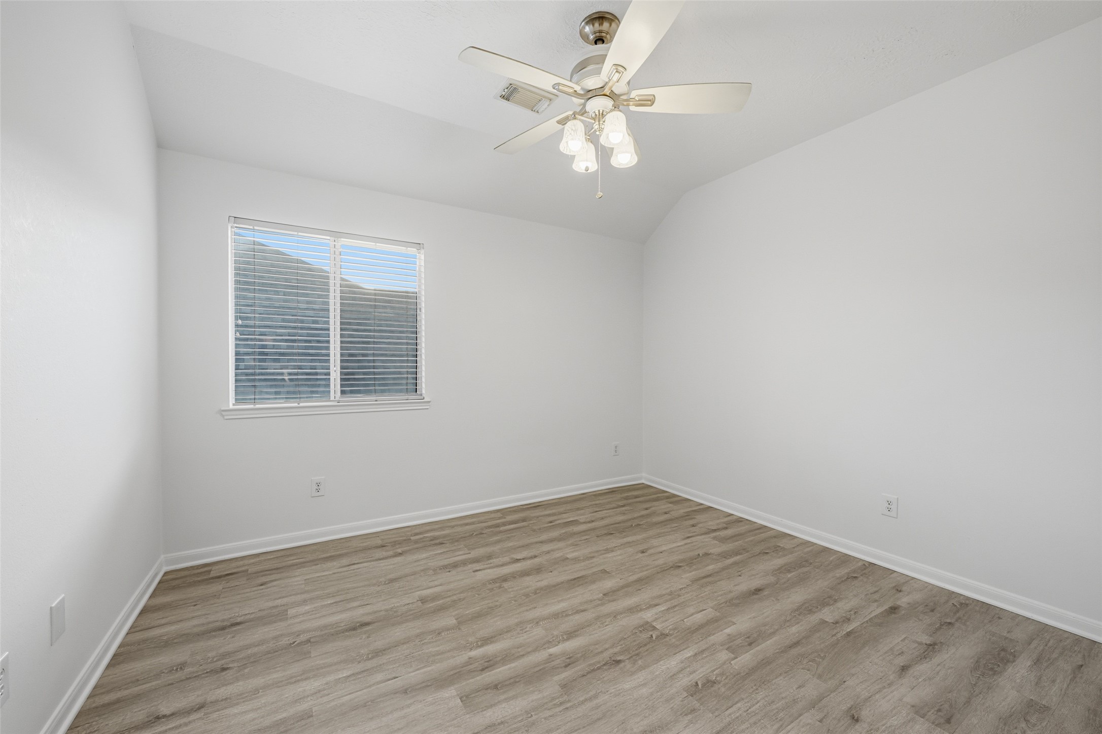 10434 Antelope Alley Property Photo 27