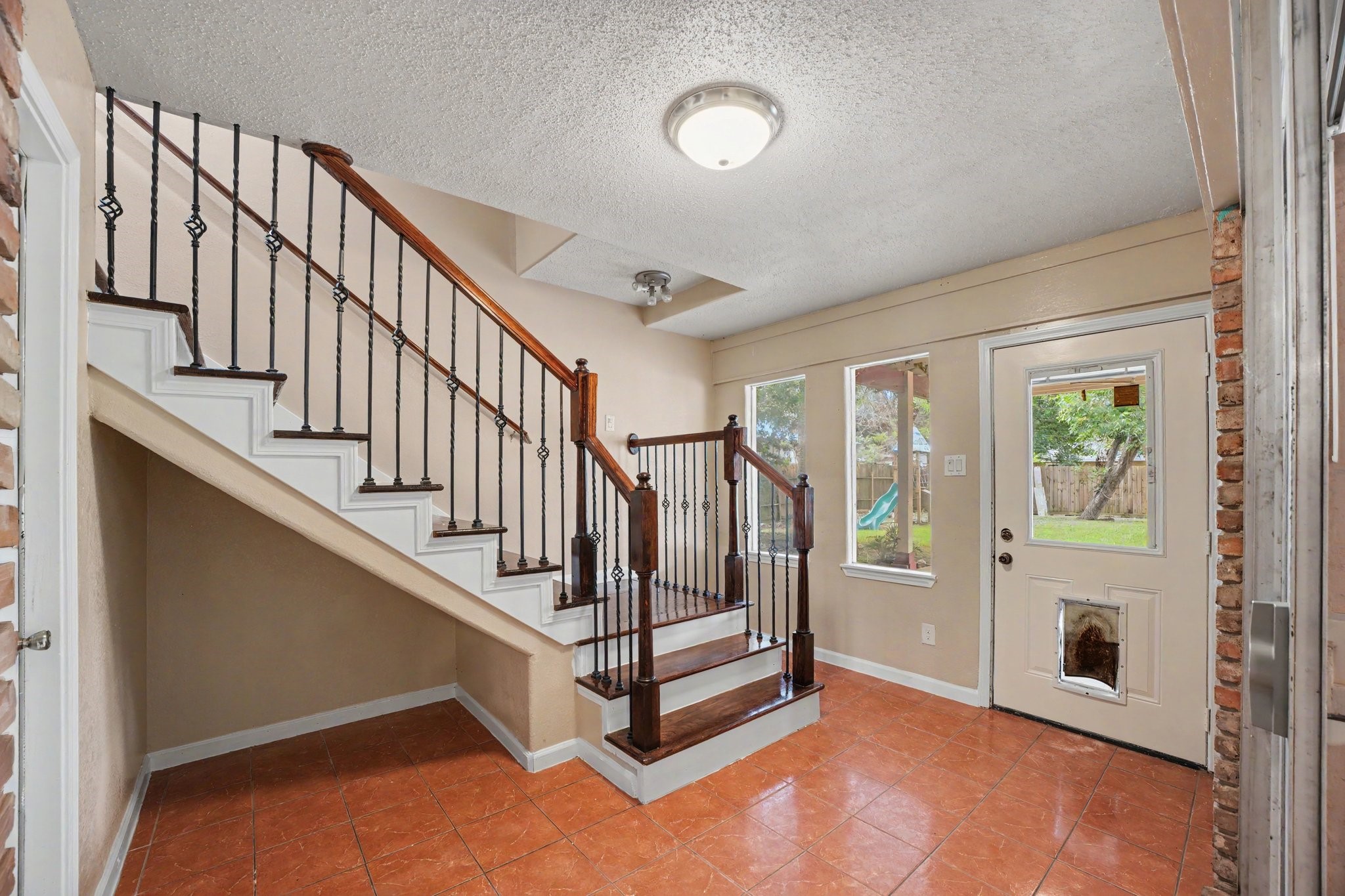 1710 Oaks Drive Property Photo 4
