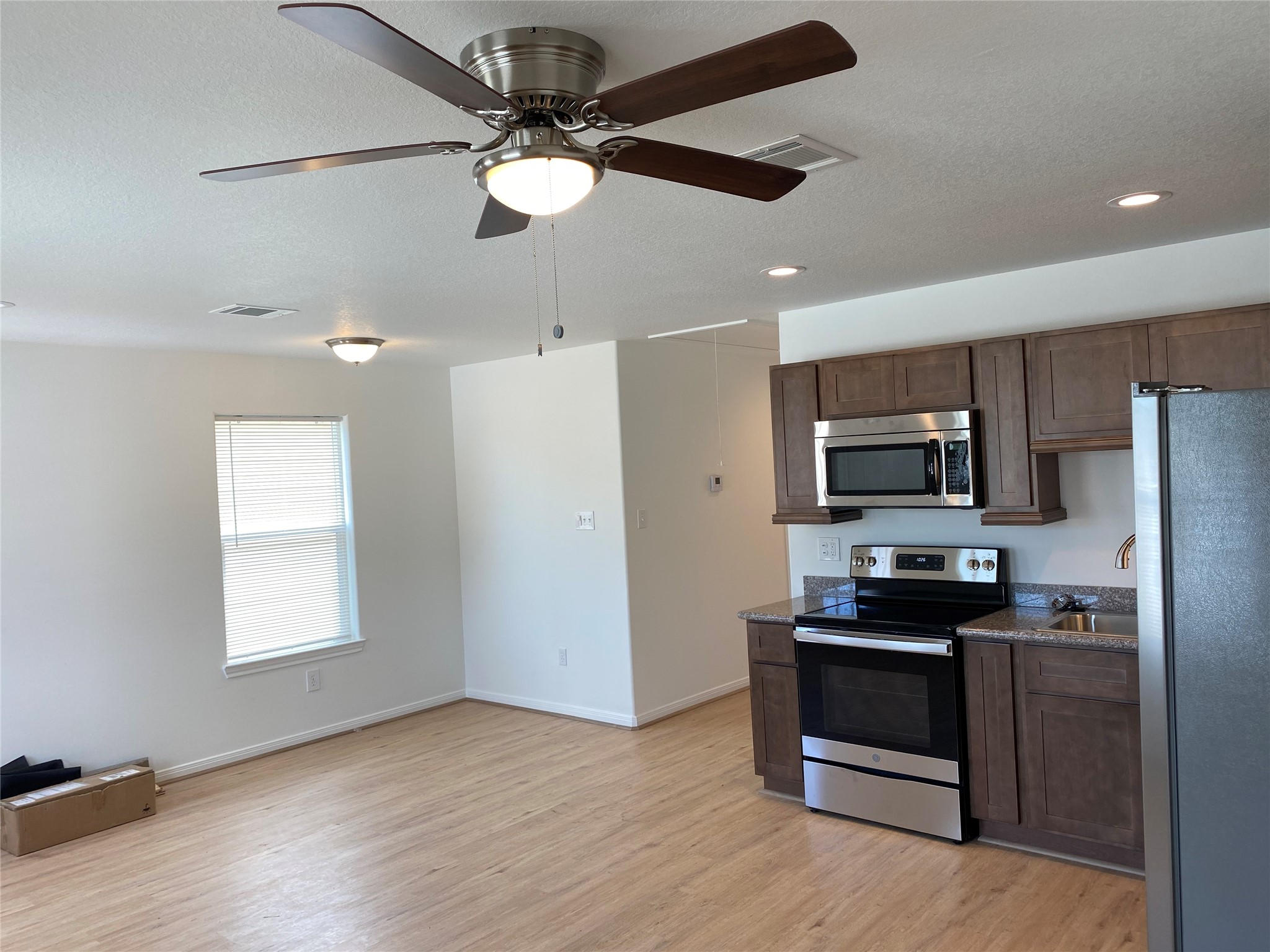 3722 Putnam Drive A Property Photo 4