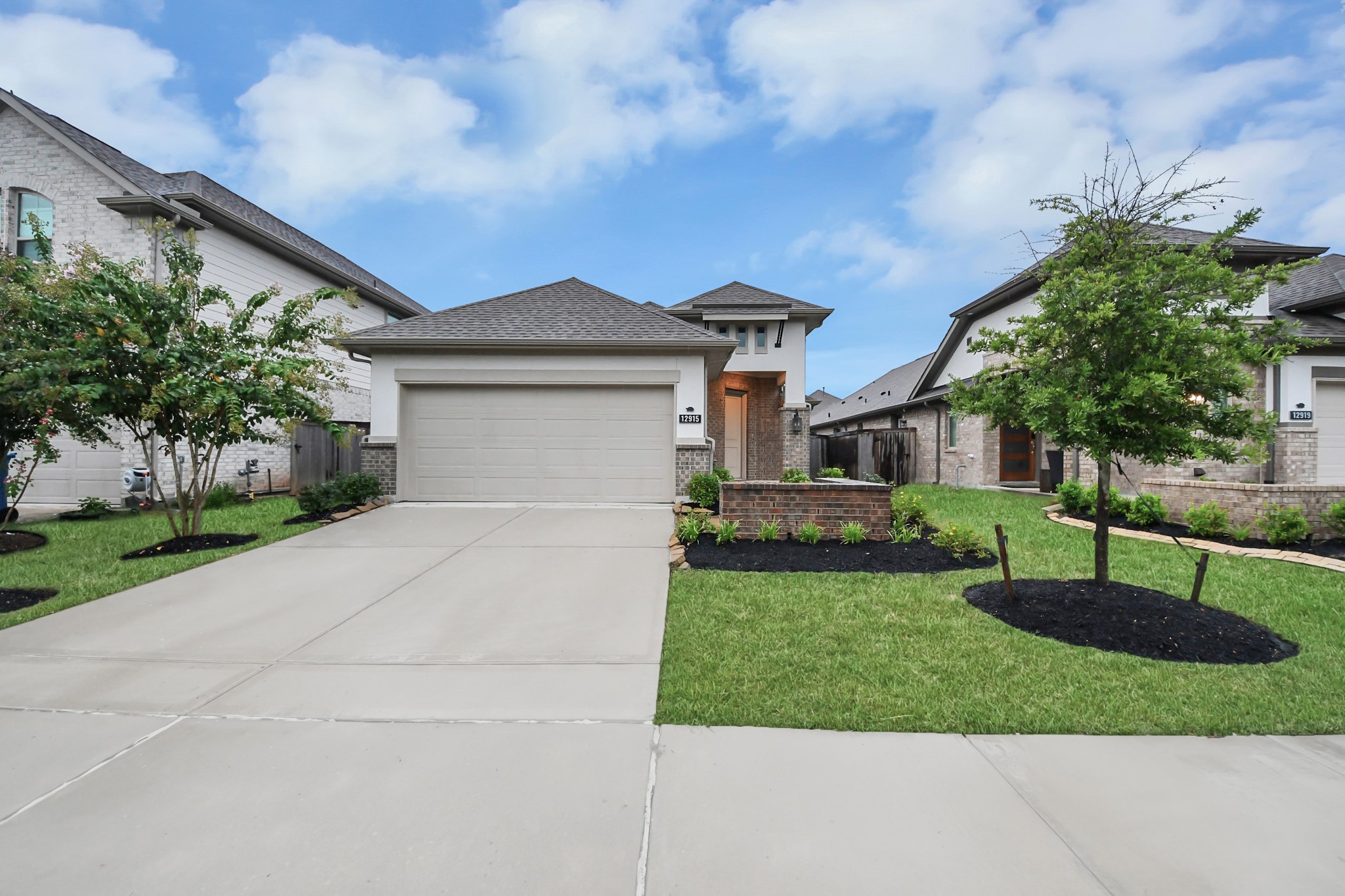 12915 California Palm Court Property Photo 1