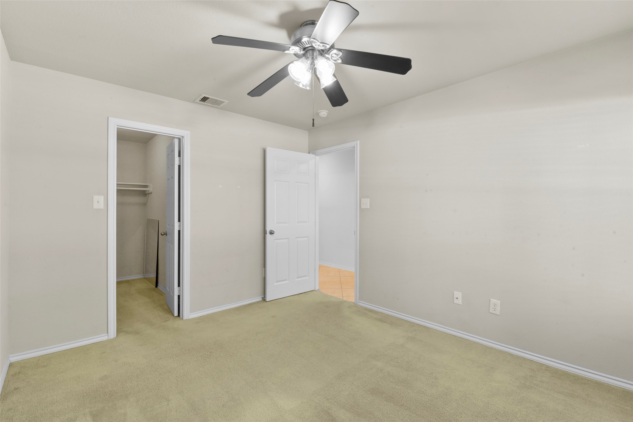 2711 Polk Street Property Photo 6