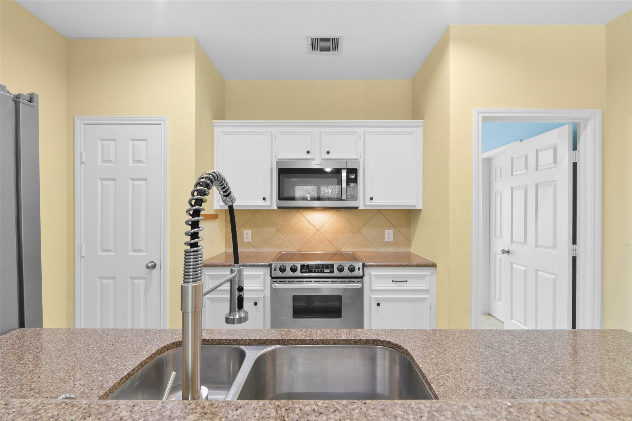 2711 Polk Street Property Photo 15