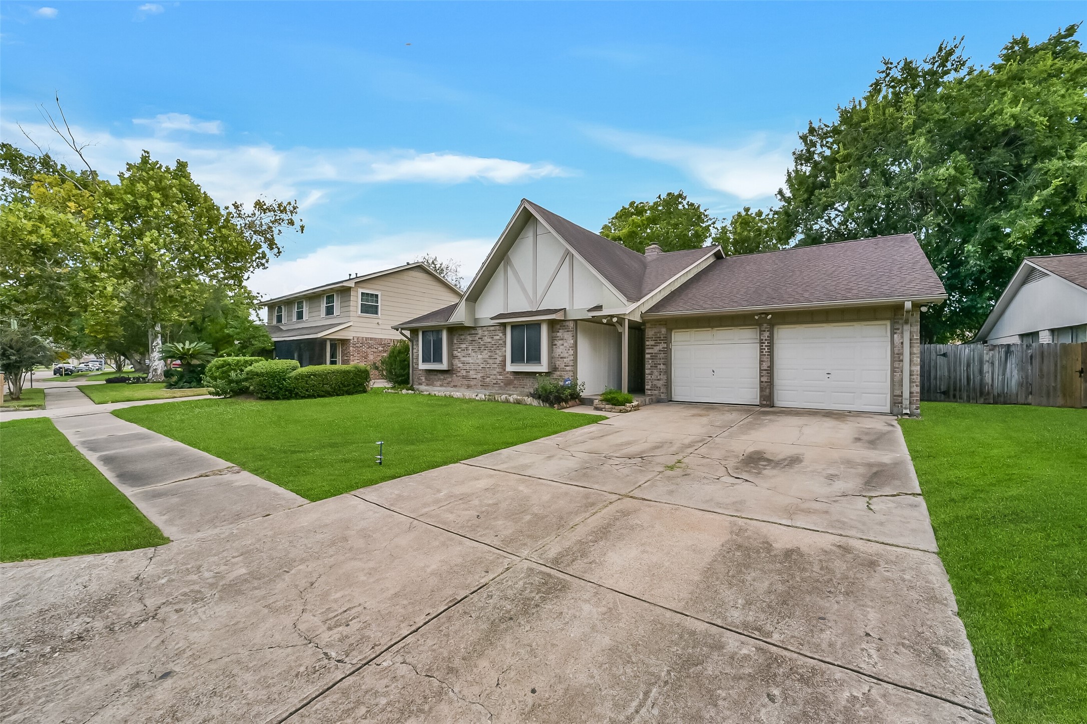 15122 Cedar Ridge Drive Property Photo 2