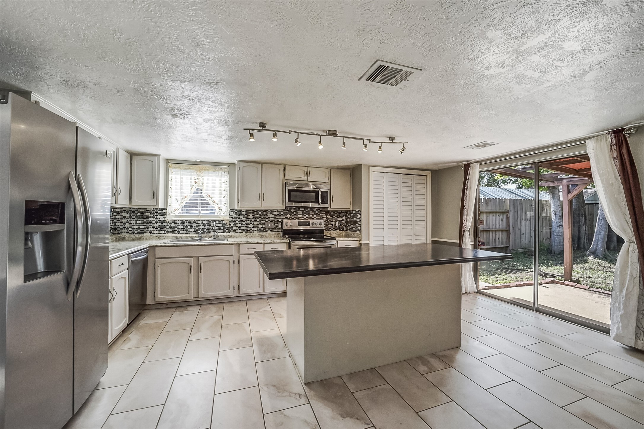 15122 Cedar Ridge Drive Property Photo 11