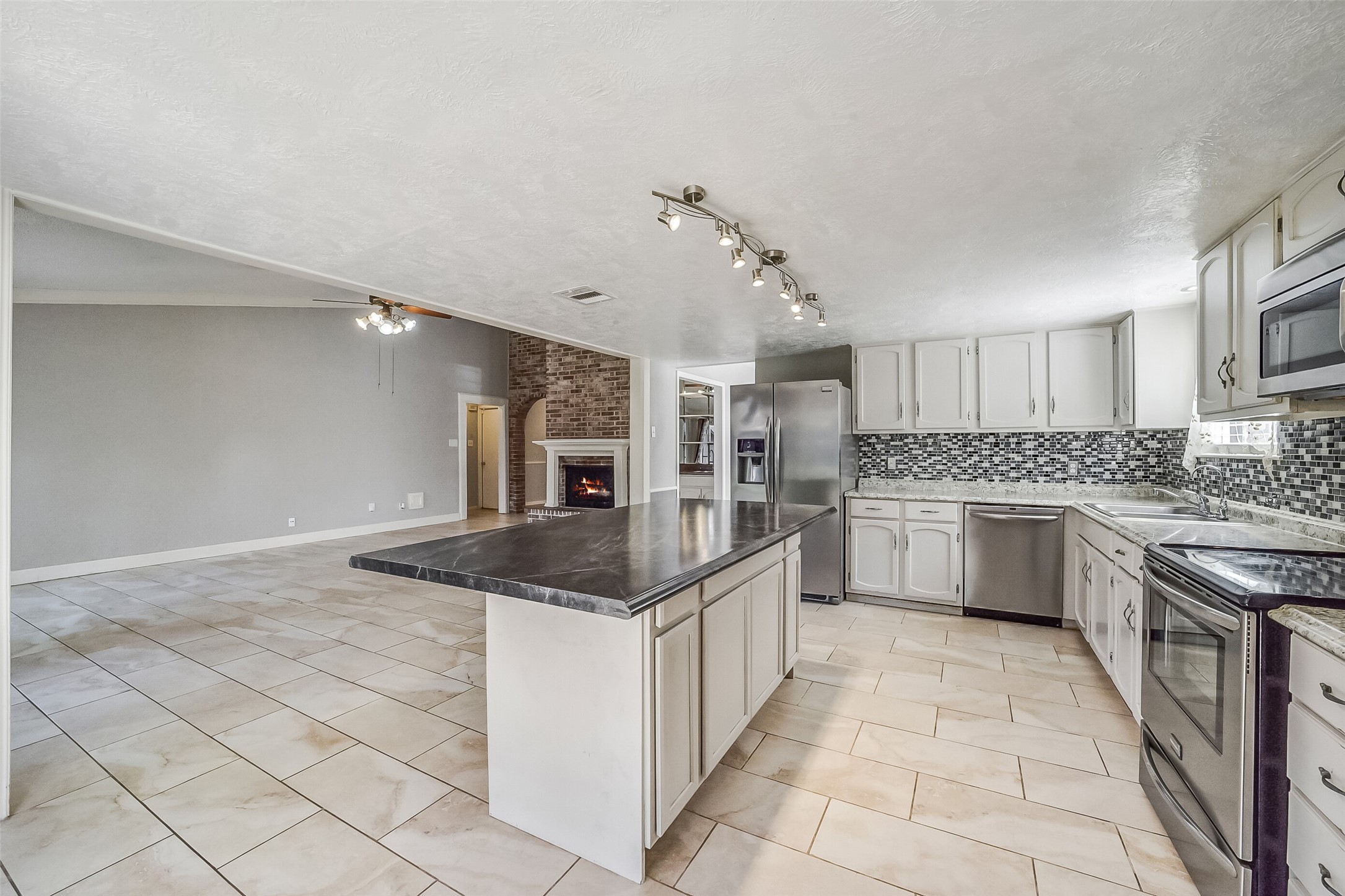 15122 Cedar Ridge Drive Property Photo 13