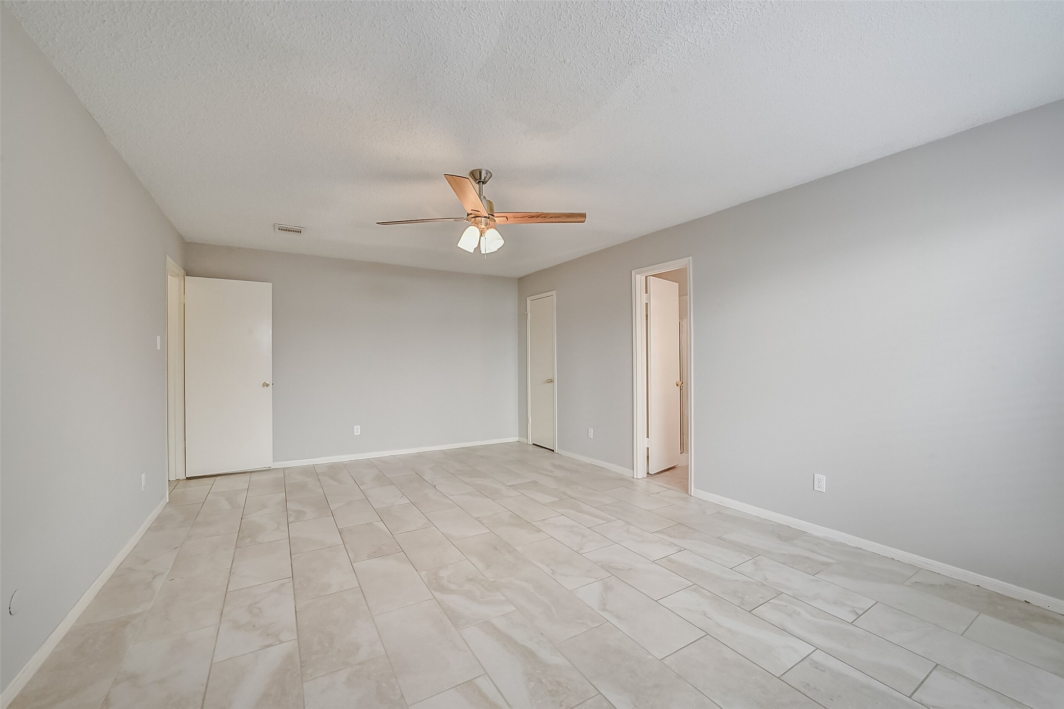 15122 Cedar Ridge Drive Property Photo 18