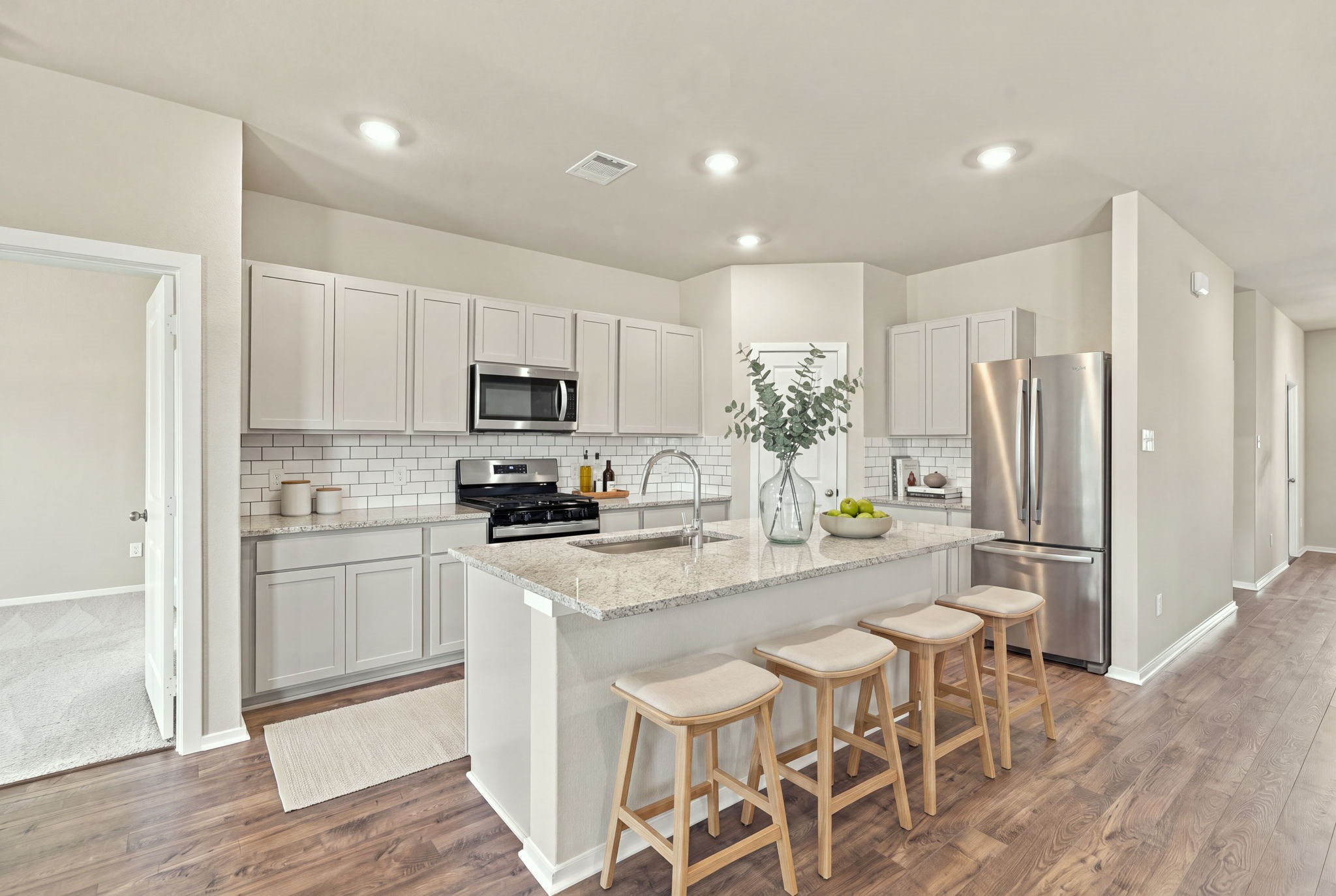 1911 Starlight Street Property Photo 3