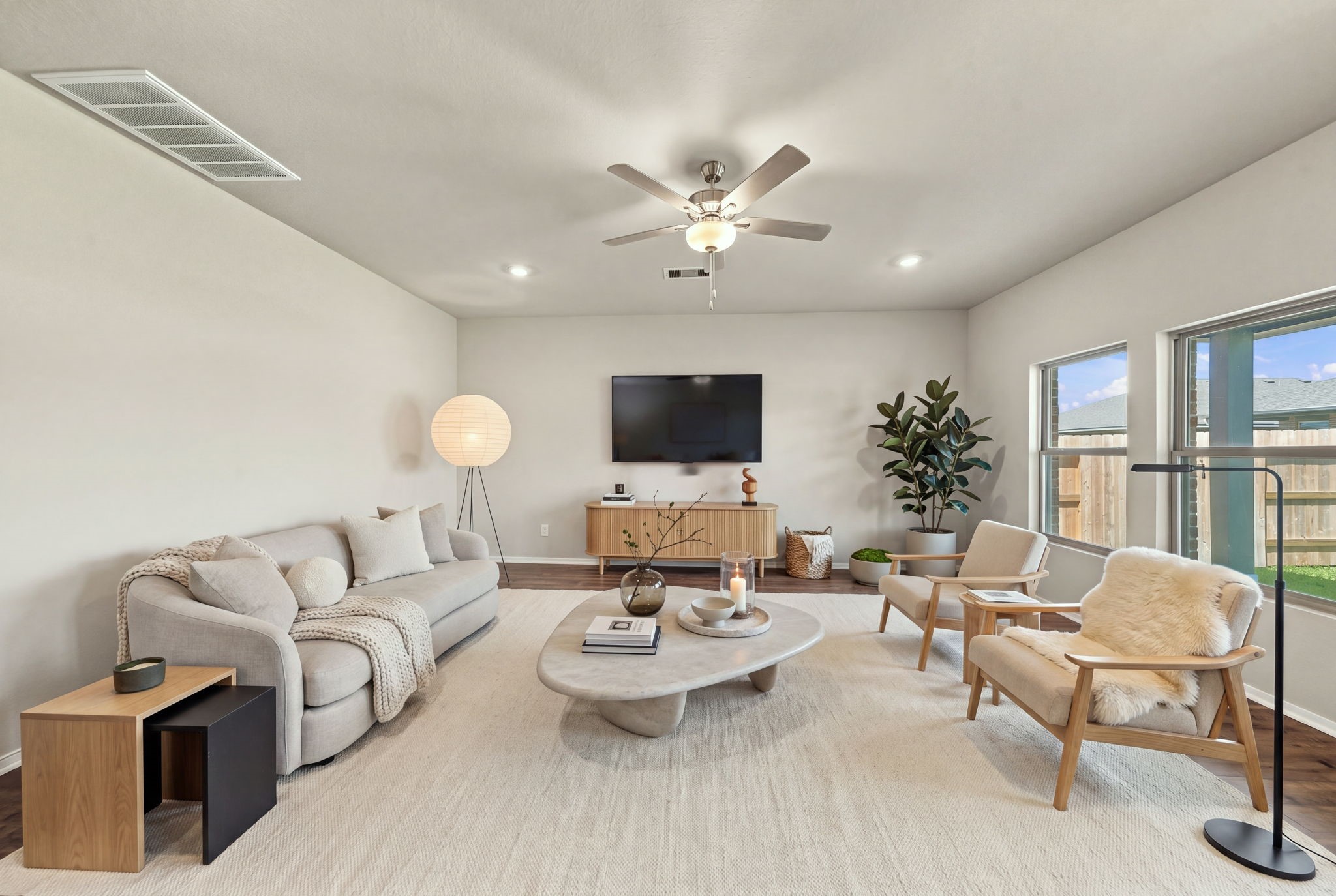 1911 Starlight Street Property Photo 4