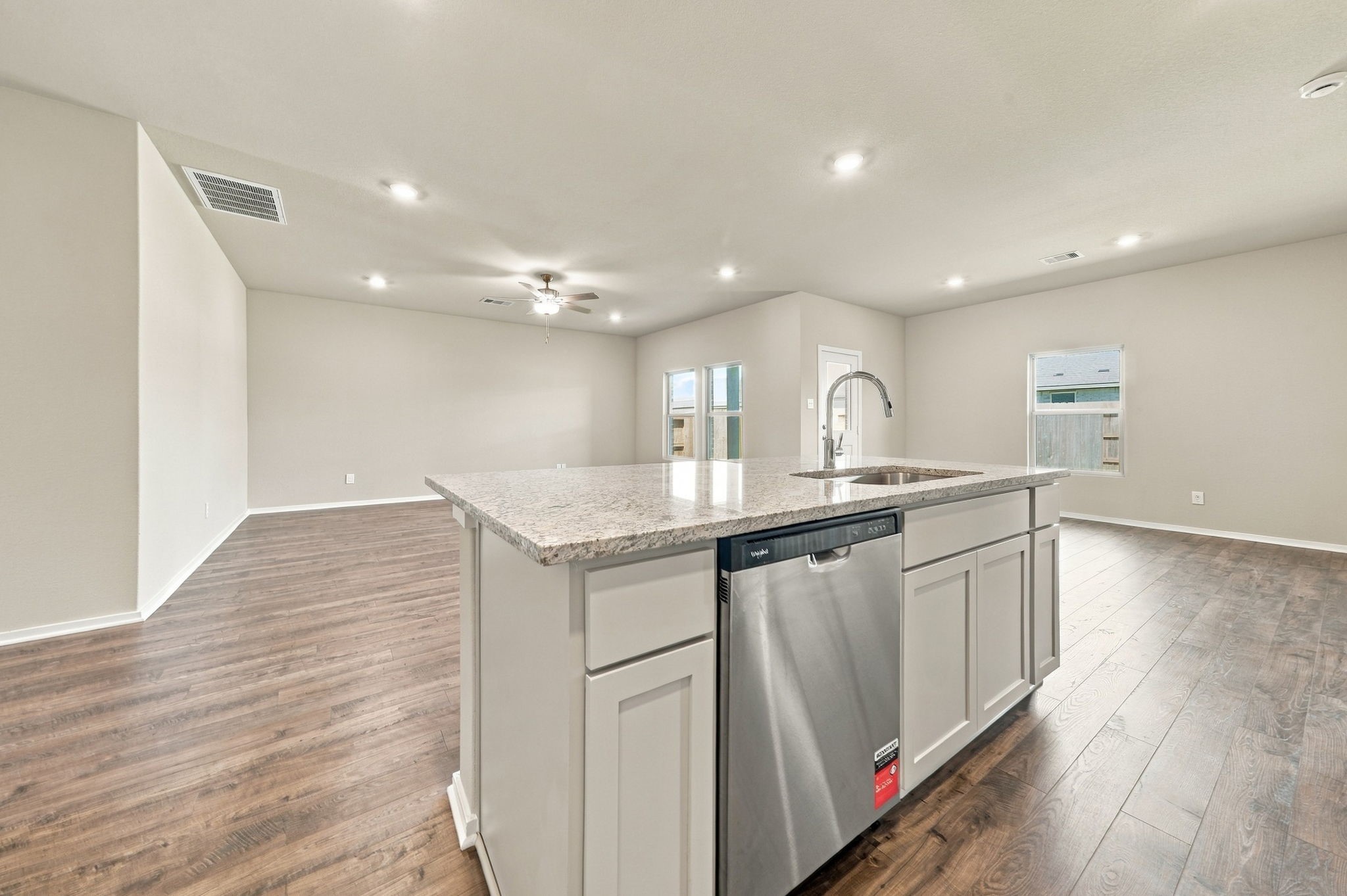 1911 Starlight Street Property Photo 10