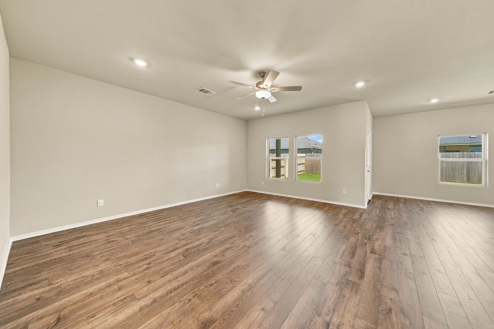 1911 Starlight Street Property Photo 12