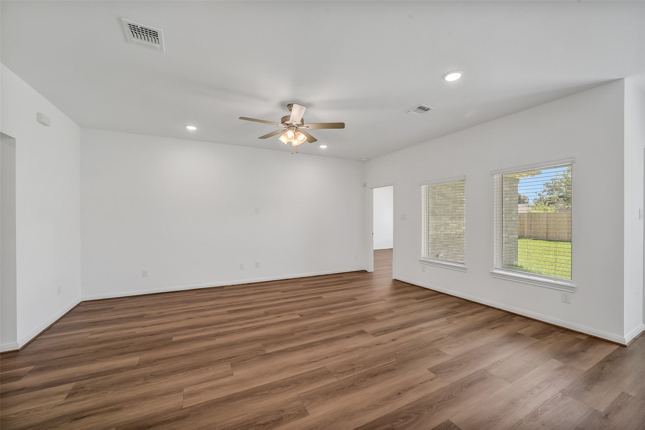 13614 Pine Drive Property Photo 4