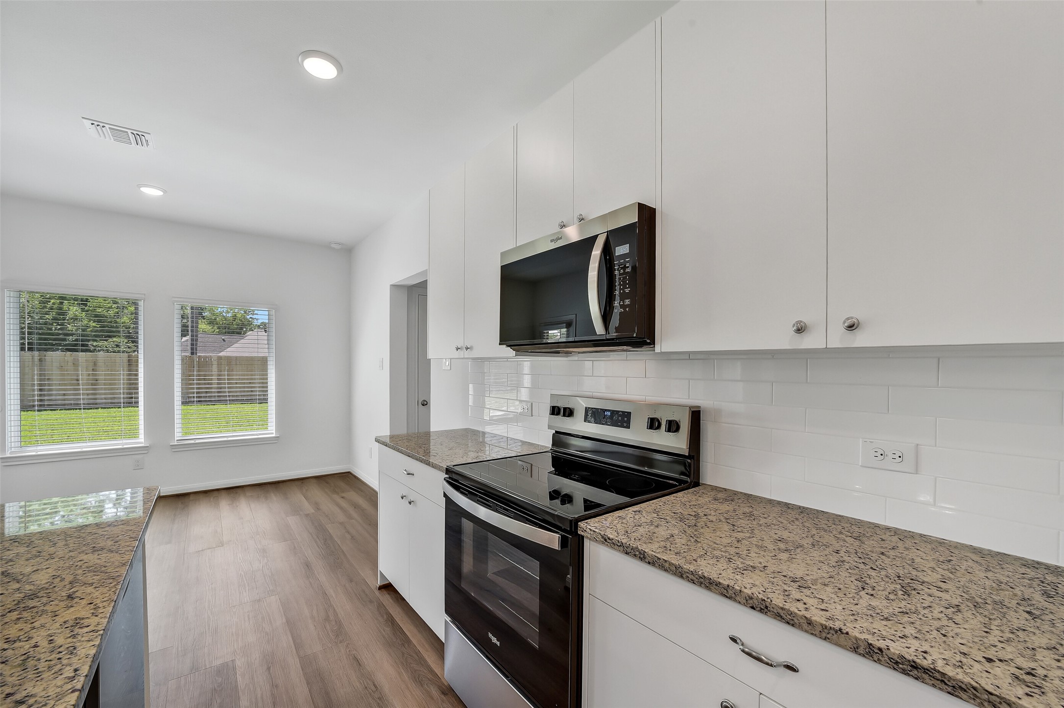 13614 Pine Drive Property Photo 8