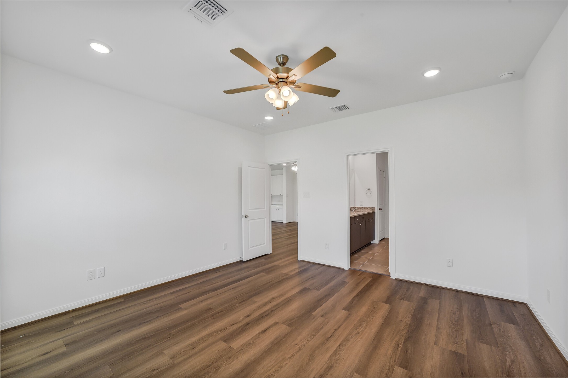 13614 Pine Drive Property Photo 13