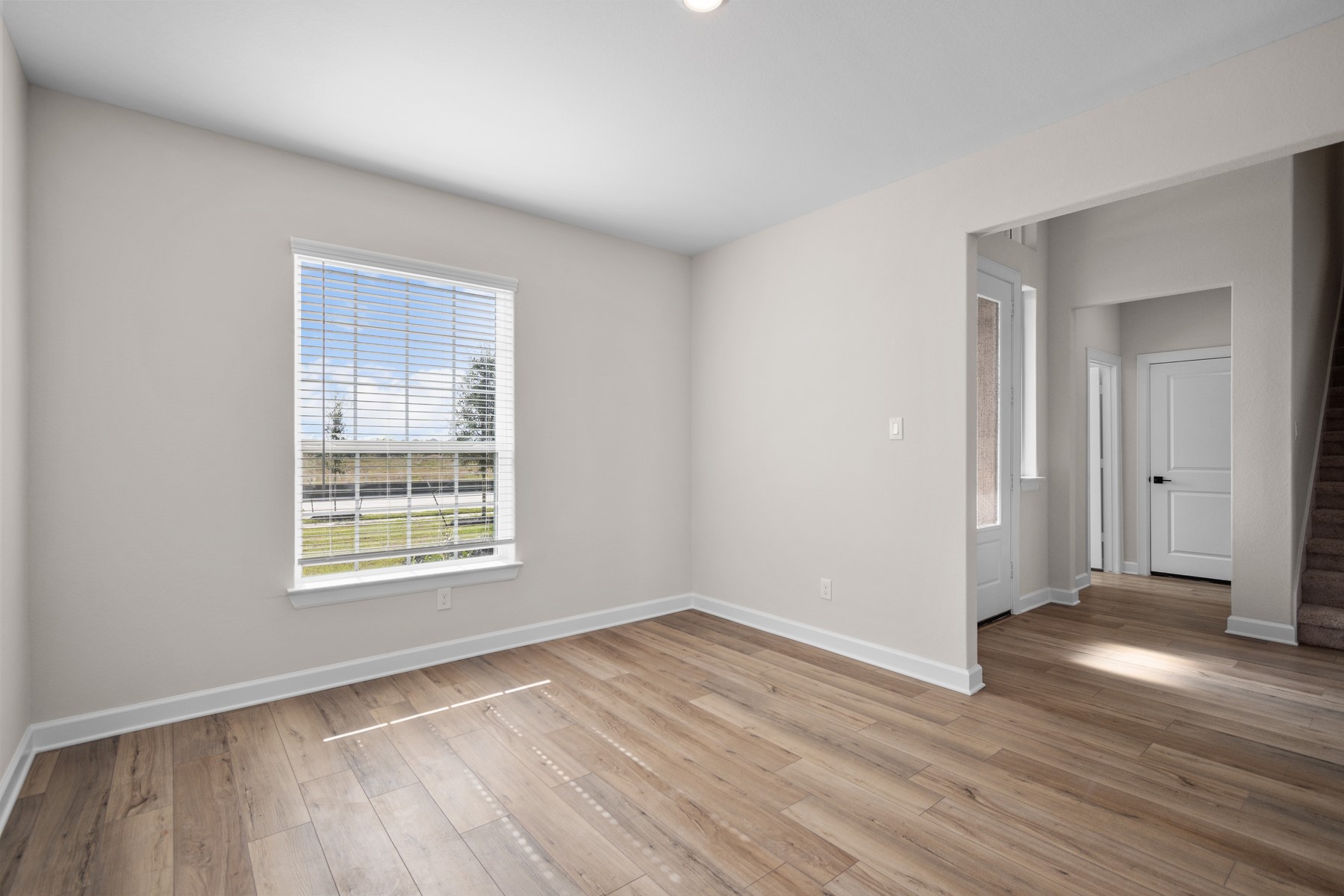 2909 Fair Wind Lane Property Photo 6