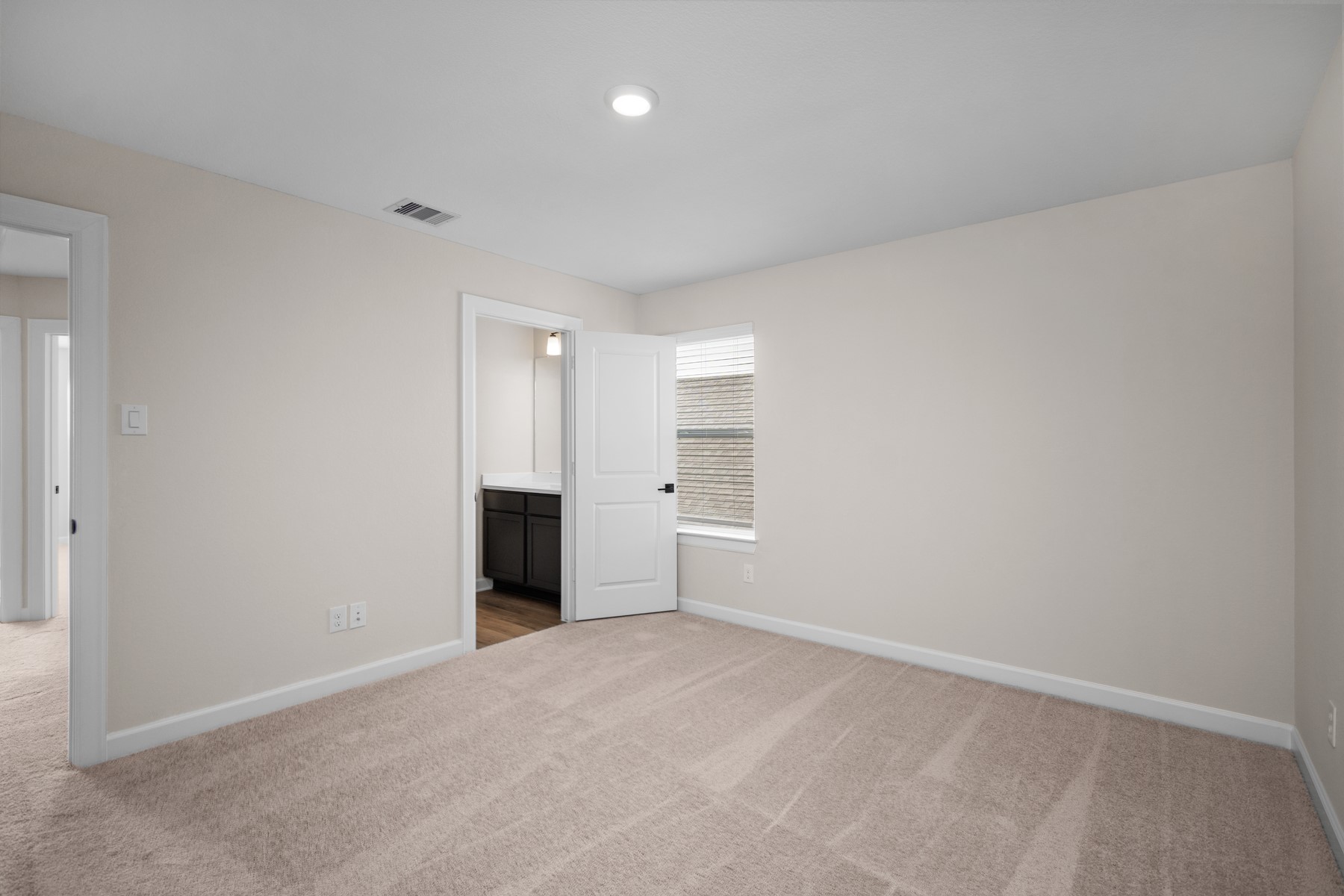 2909 Fair Wind Lane Property Photo 9