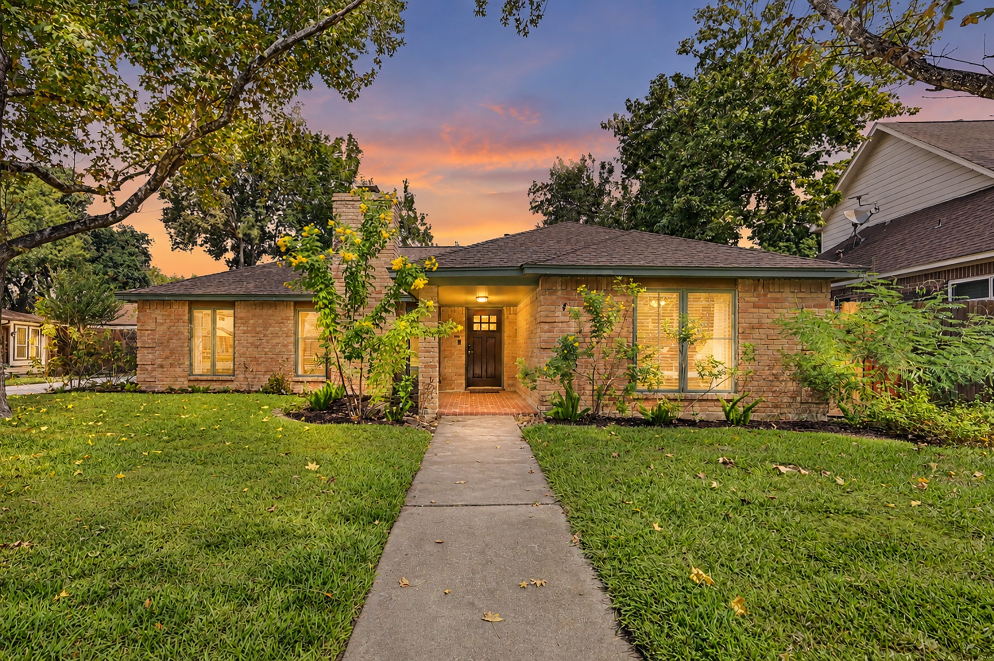 16106 Crawford Street Property Photo 1