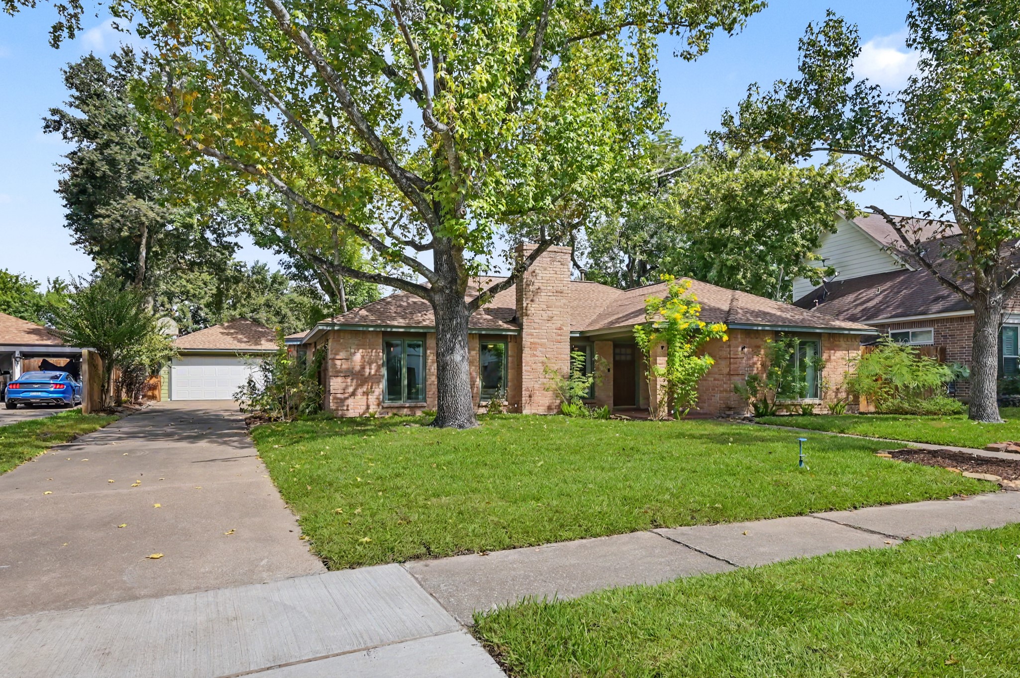 16106 Crawford Street Property Photo 2