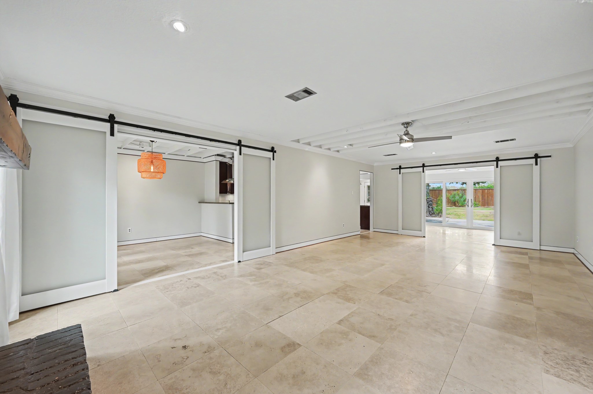 16106 Crawford Street Property Photo 6