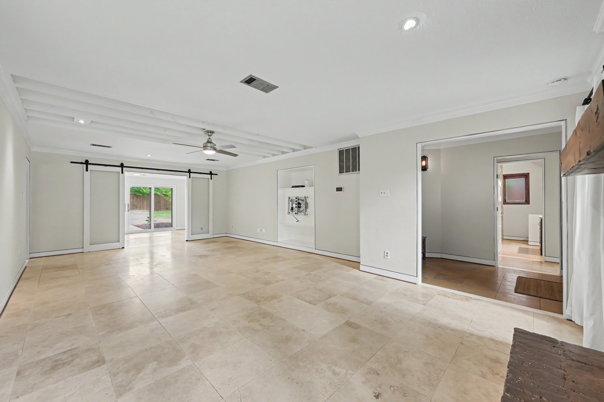 16106 Crawford Street Property Photo 7