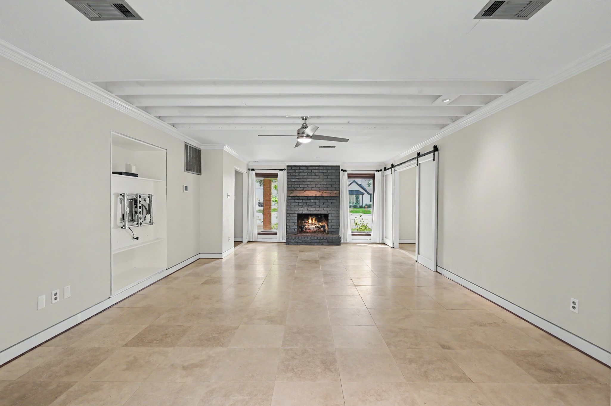 16106 Crawford Street Property Photo 8
