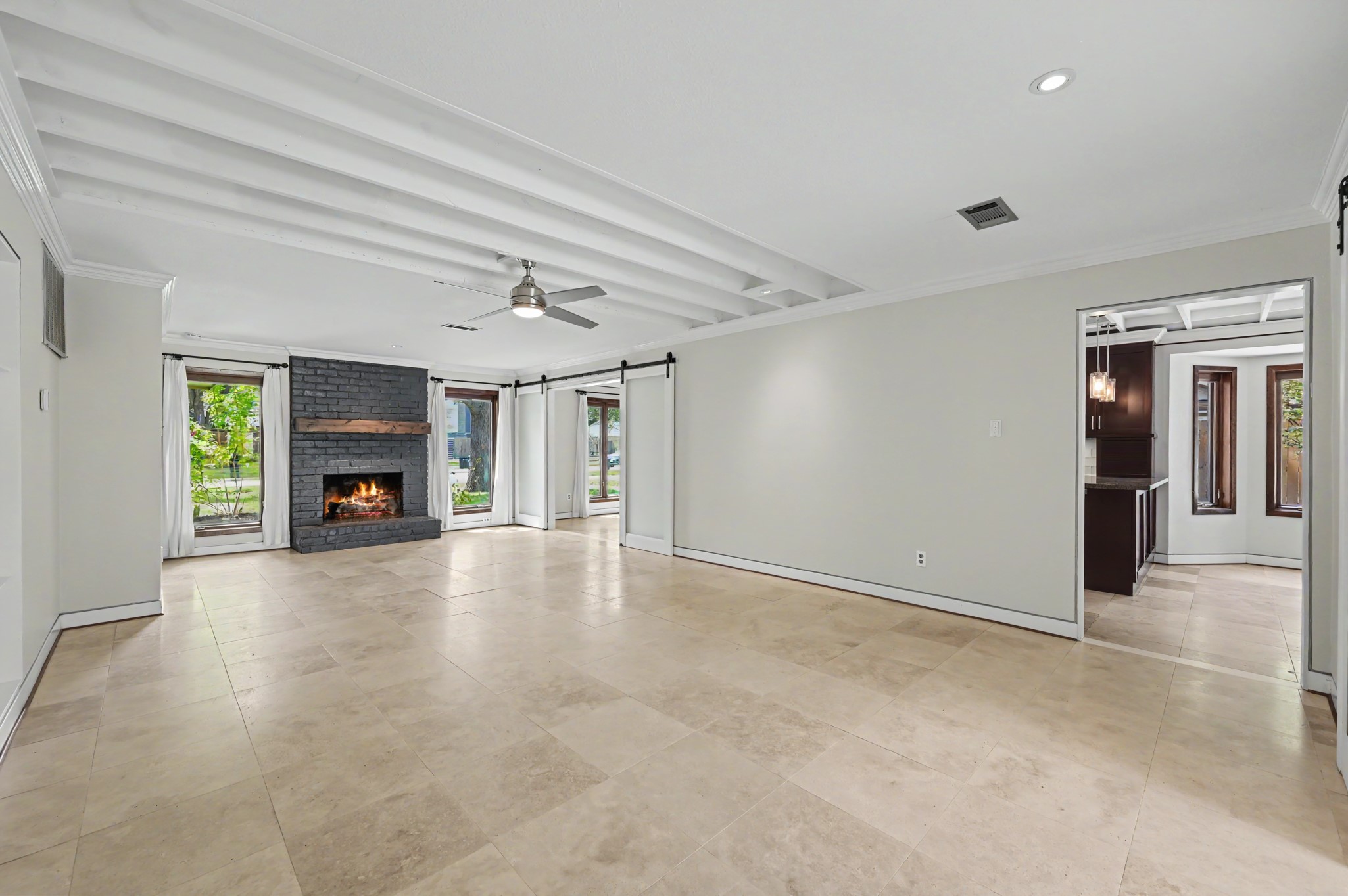 16106 Crawford Street Property Photo 9