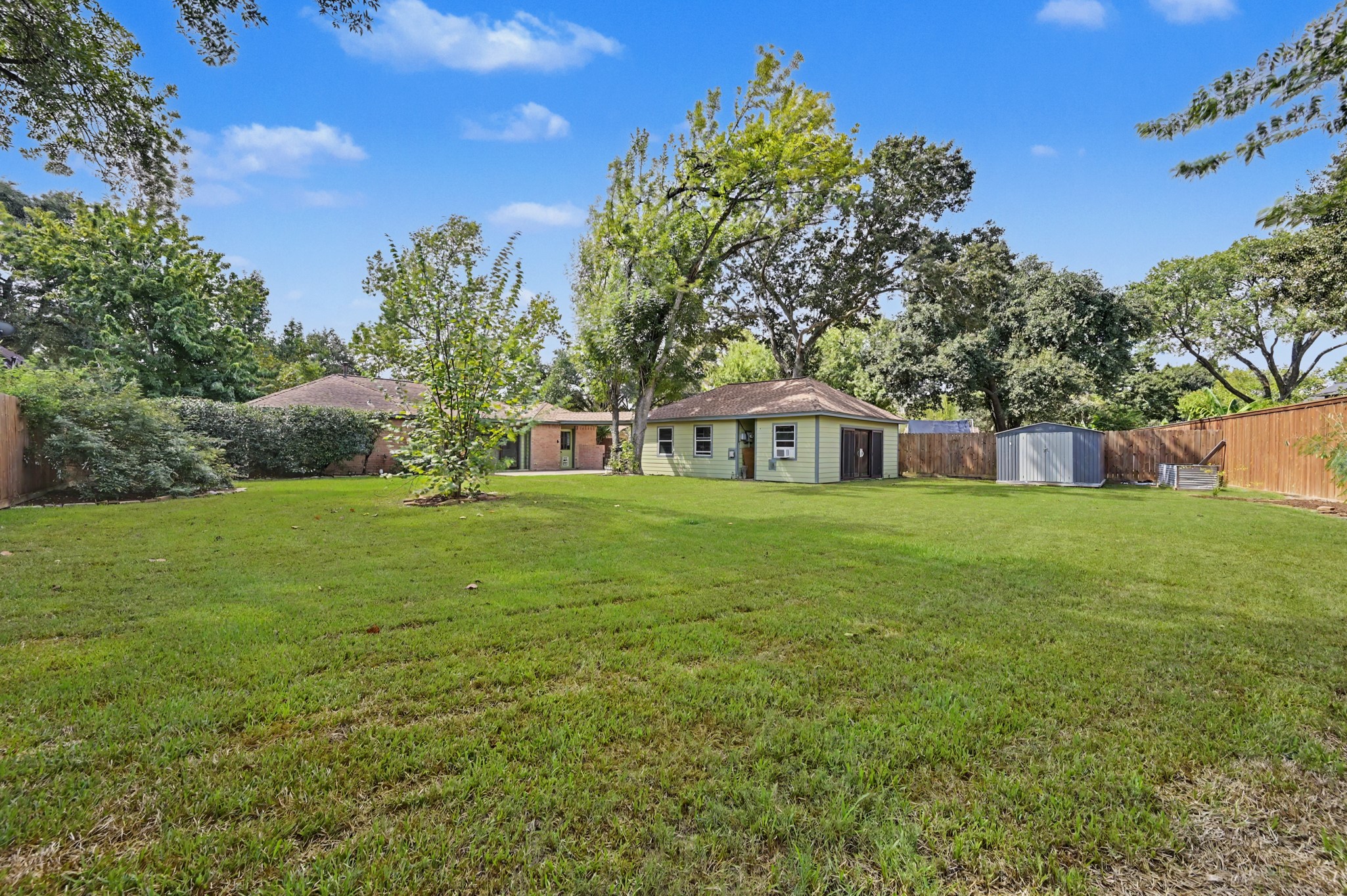 16106 Crawford Street Property Photo 34