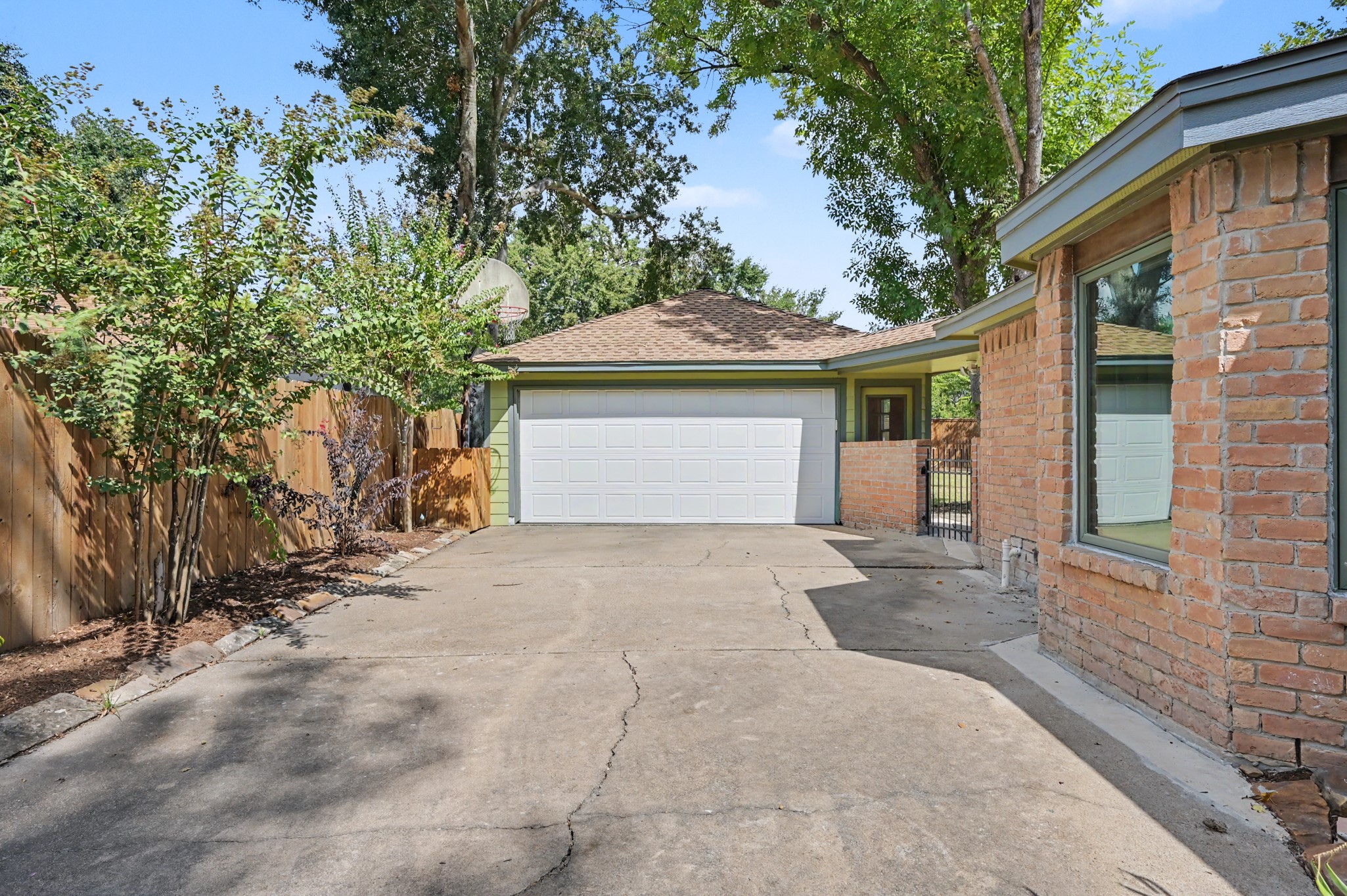 16106 Crawford Street Property Photo 36