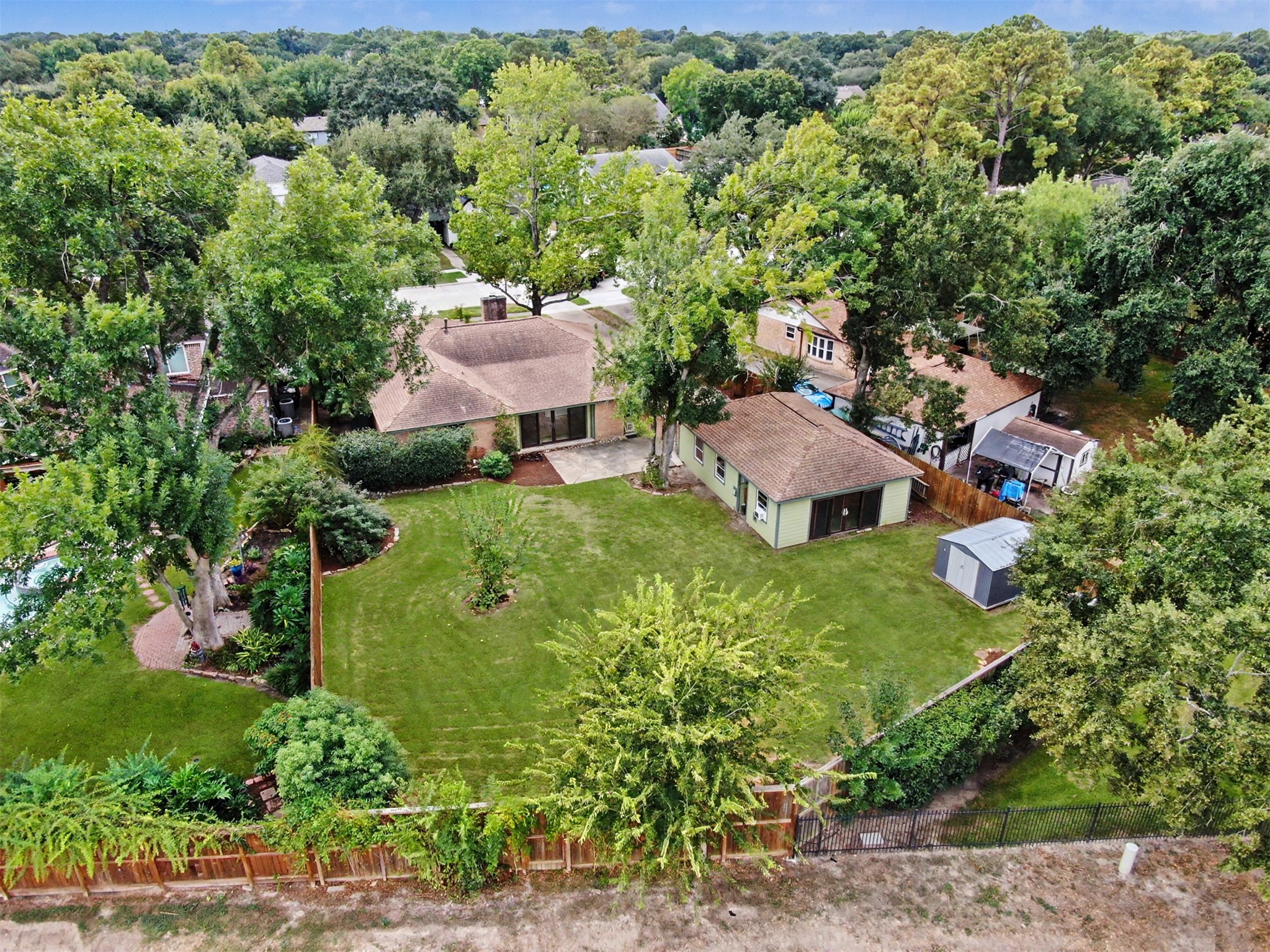 16106 Crawford Street Property Photo 40