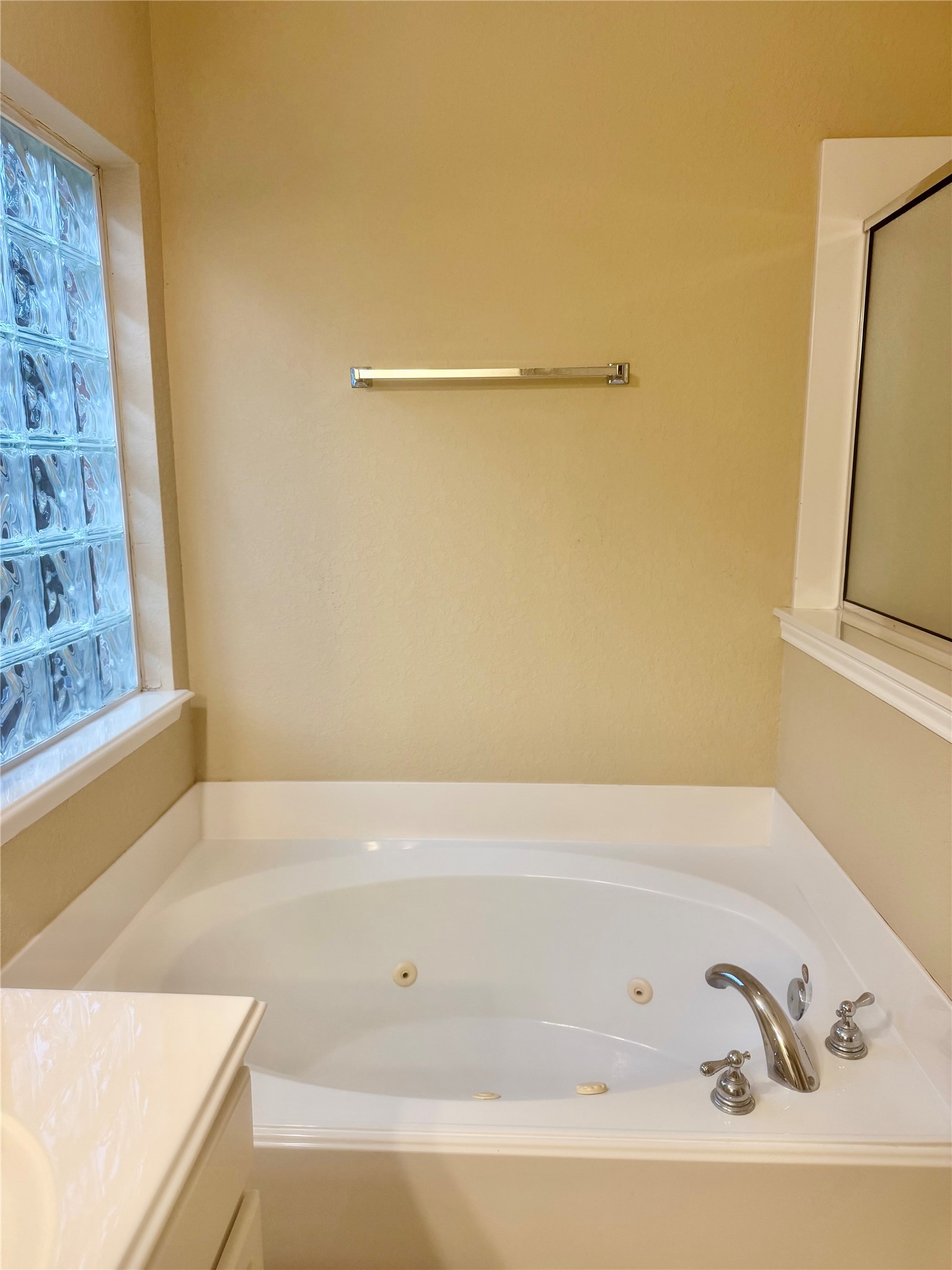 3723 Tumbling Falls Drive Property Photo 11