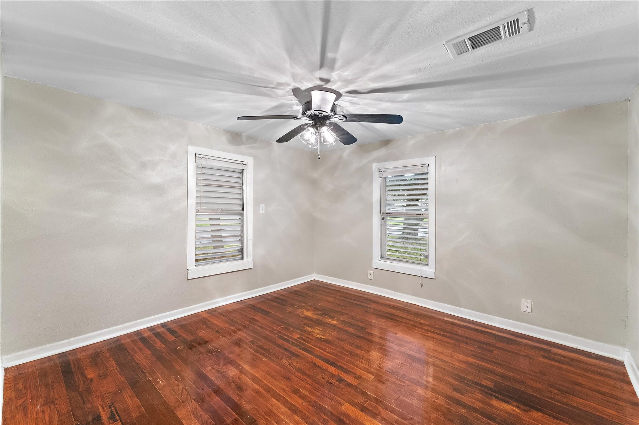 1231 23rd Street N Property Photo 4