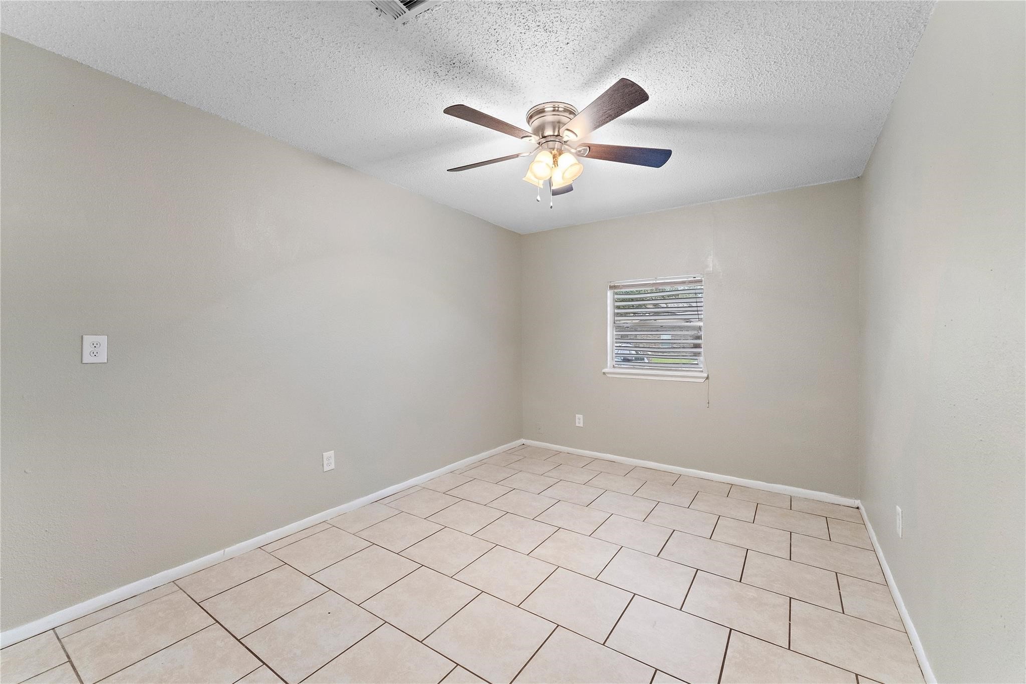 1231 23rd Street N Property Photo 9